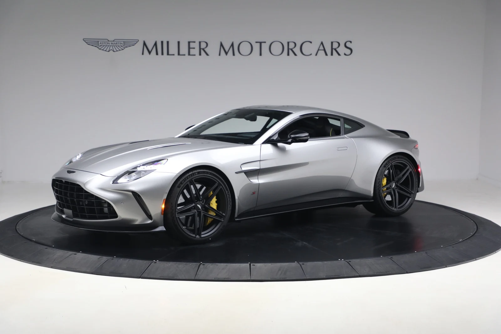 2026 Aston Martin Vantage S (2024 Update), 2/20