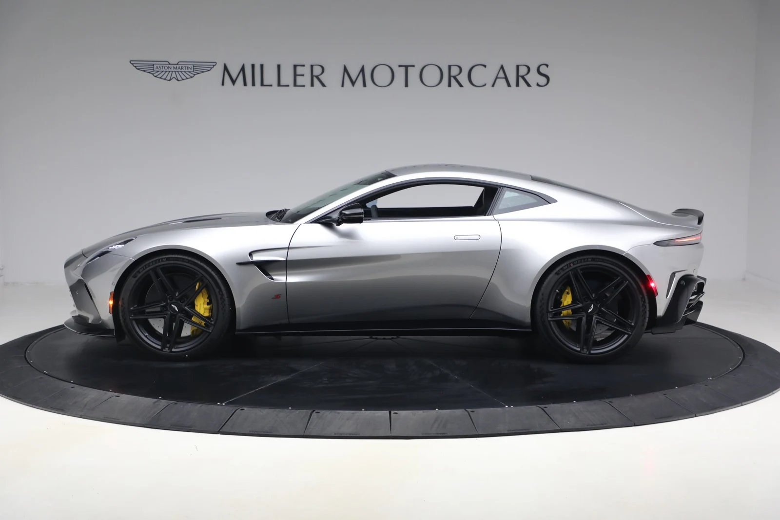 2026 Aston Martin Vantage S (2024 Update), 3/20