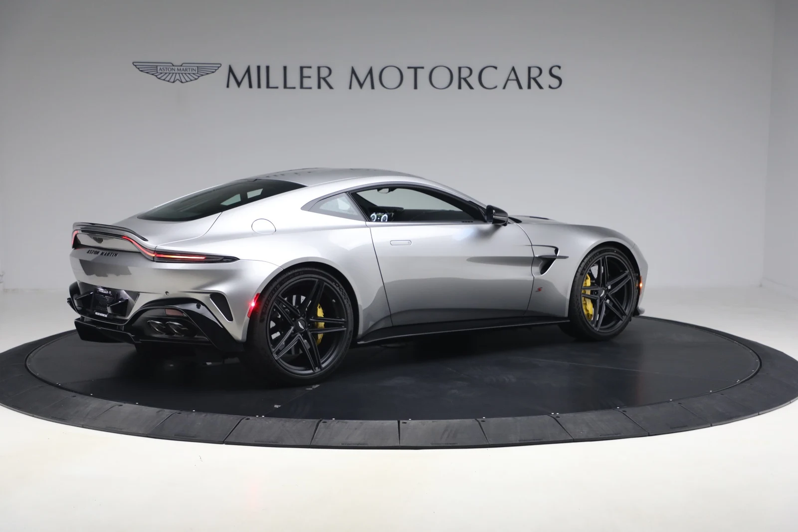 2026 Aston Martin Vantage S (2024 Update), 8/20