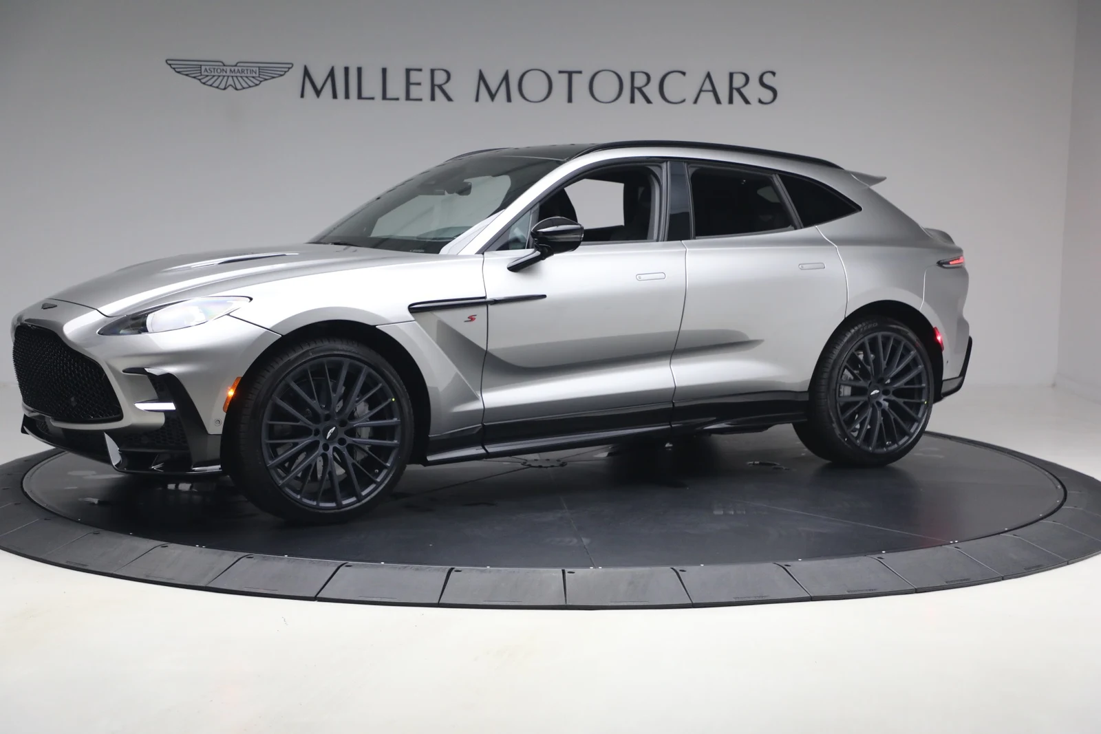 2026 Aston Martin DBX S, 2/20