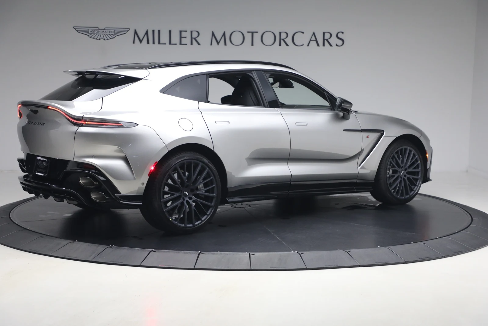 2026 Aston Martin DBX S, 8/20