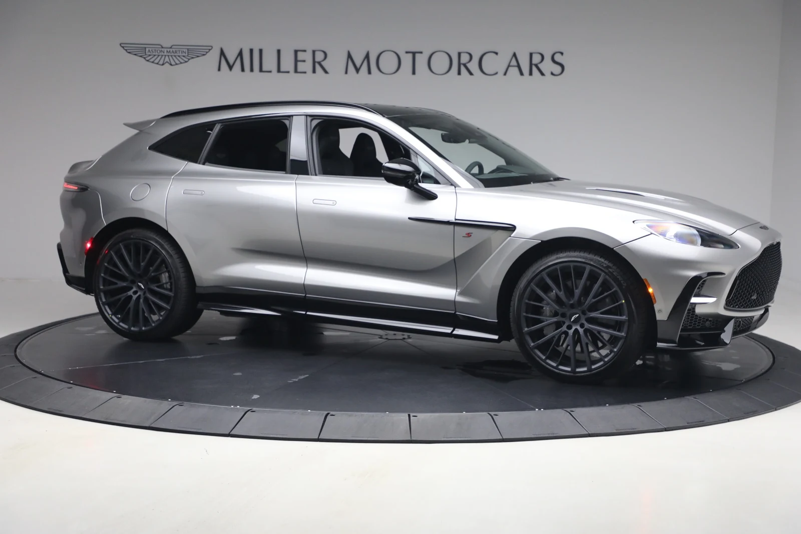 2026 Aston Martin DBX S, 10/20