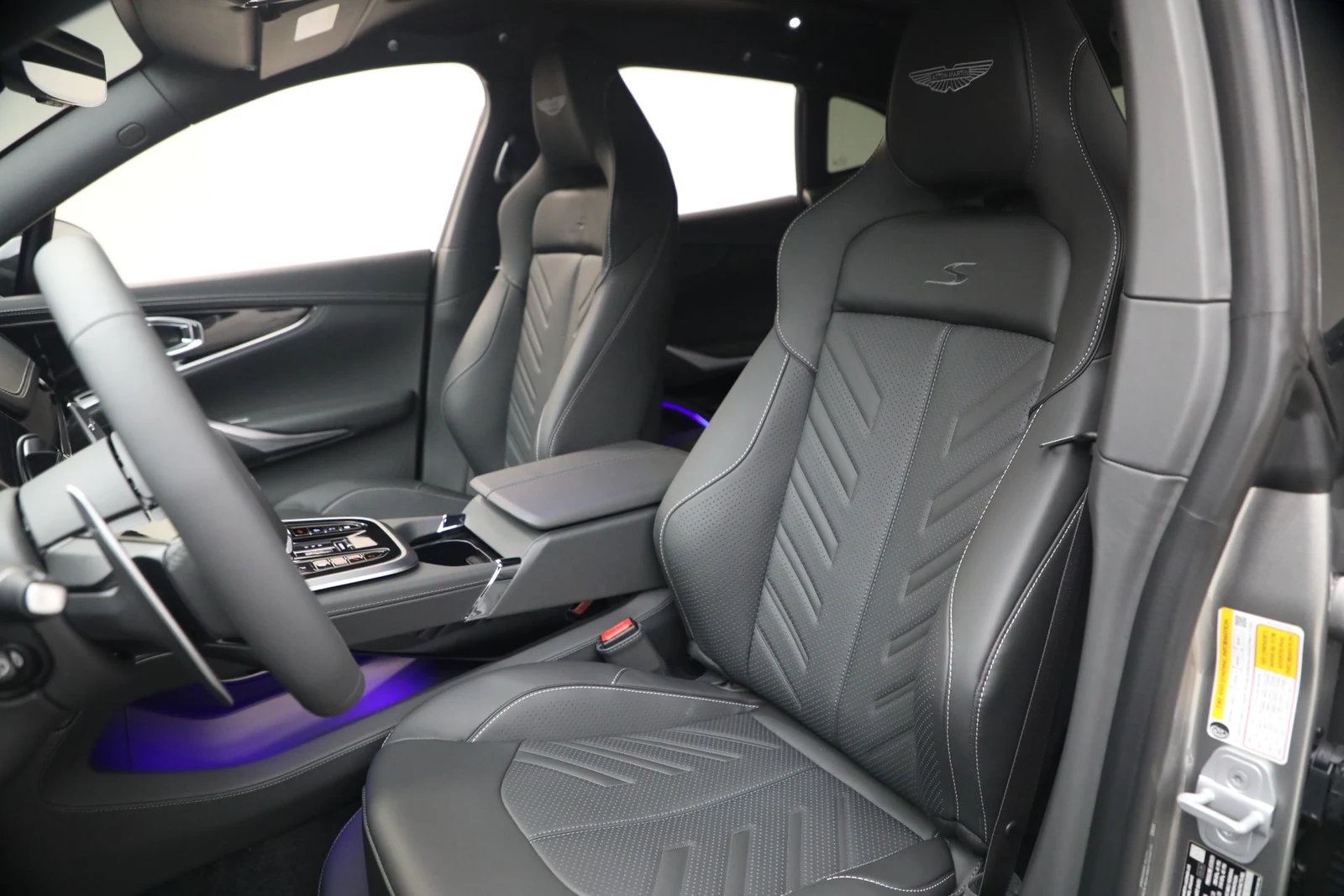 2026 Aston Martin DBX S, 14/20