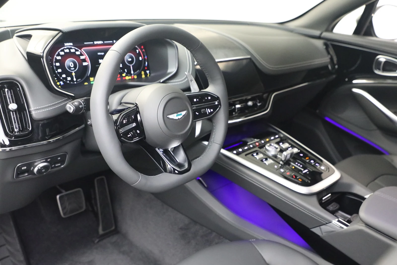 2026 Aston Martin DBX S, 16/20