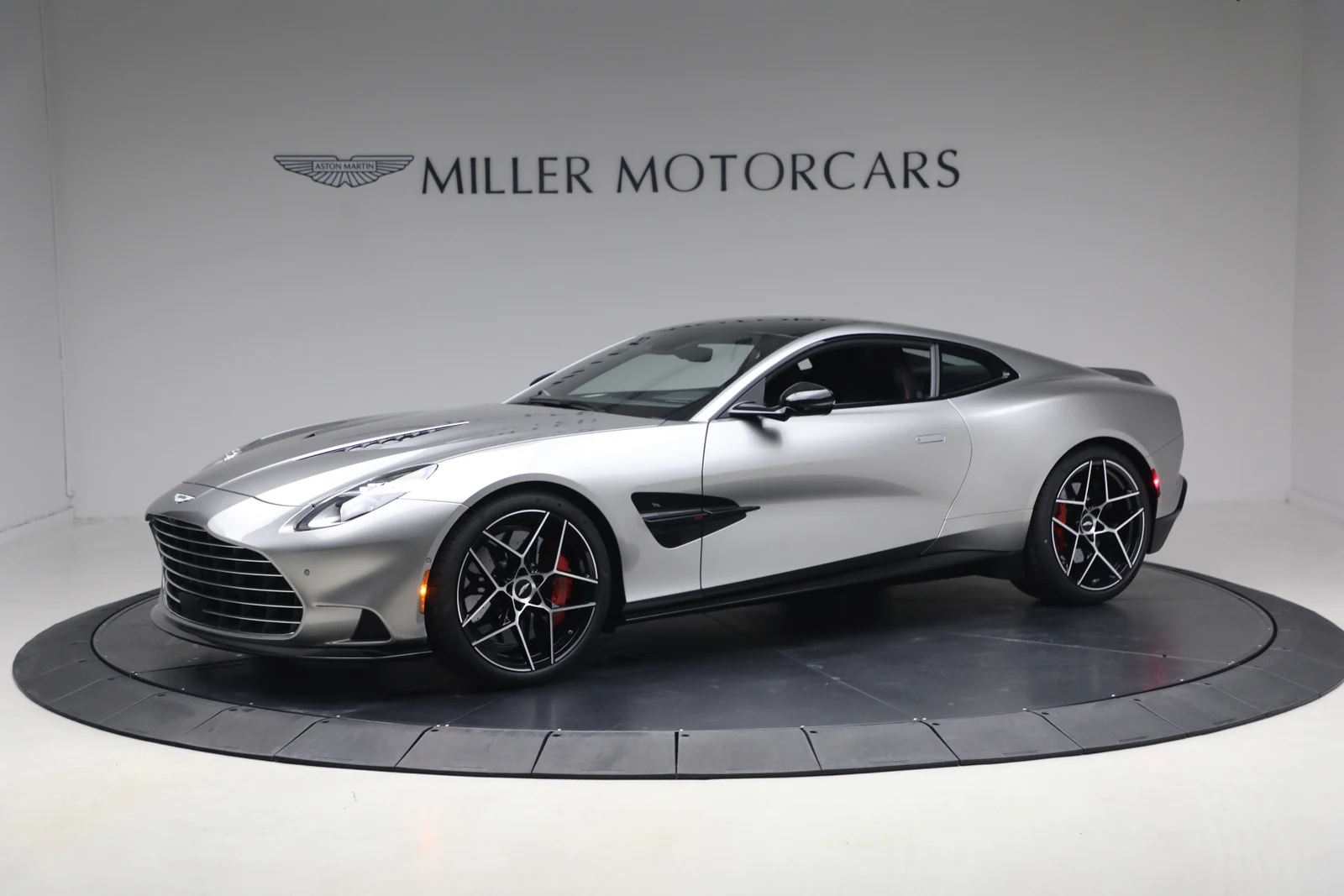 2026 Aston Martin Vanquish V12 (3rd Generation), 2/20