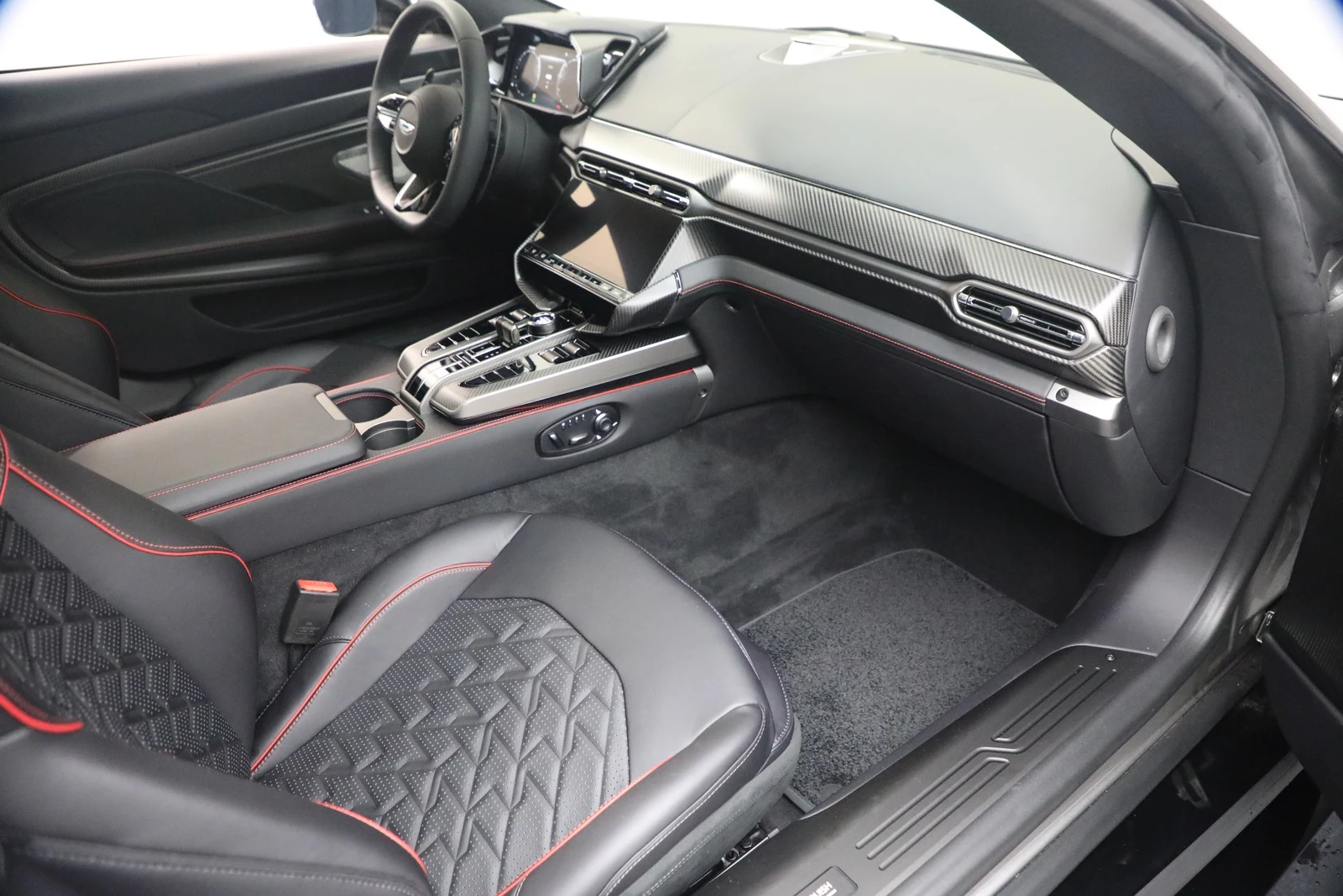 2026 Aston Martin Vanquish V12 (3rd Generation), 18/20