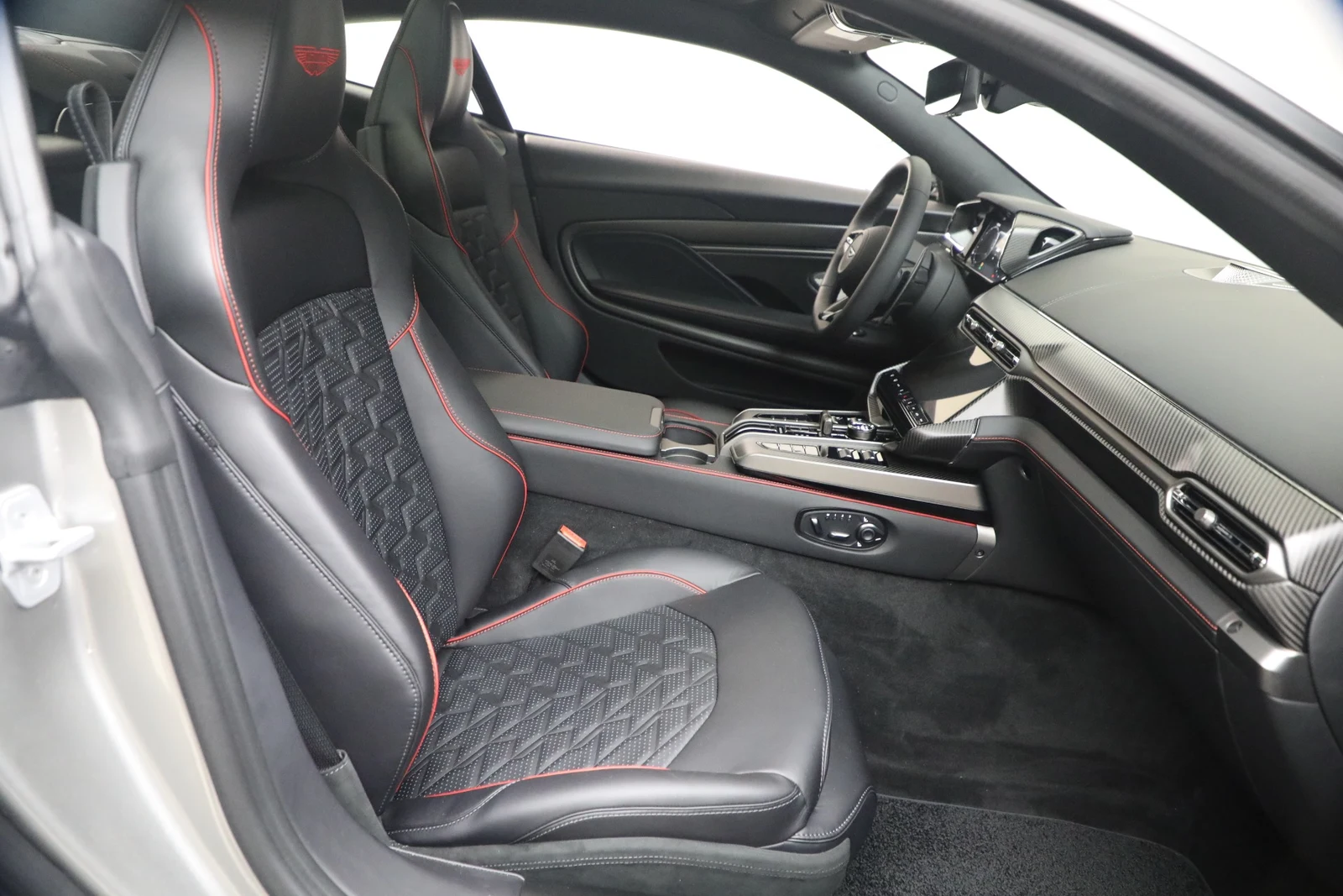 2026 Aston Martin Vanquish V12 (3rd Generation), 19/20