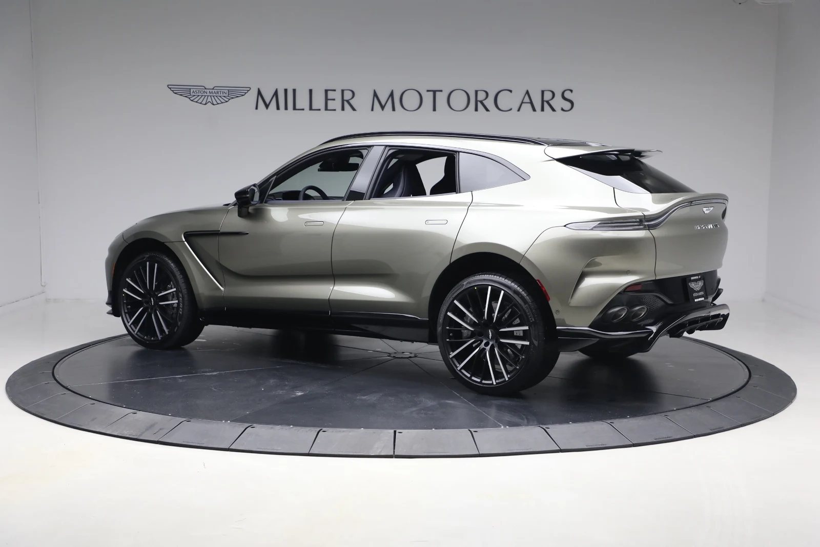 2026 Aston Martin DBX707 (2024 Update), 4/20