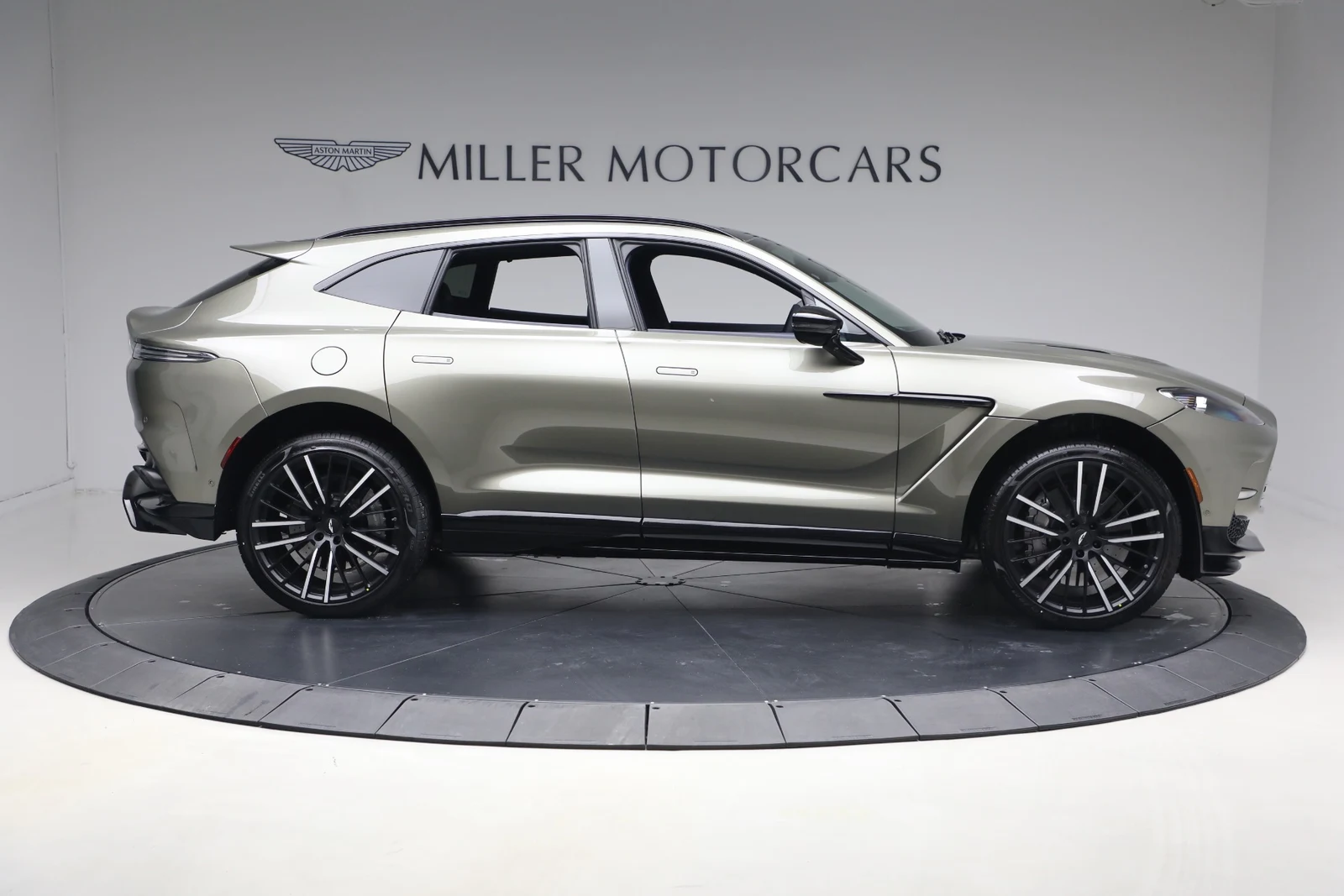 2026 Aston Martin DBX707 (2024 Update), 9/20