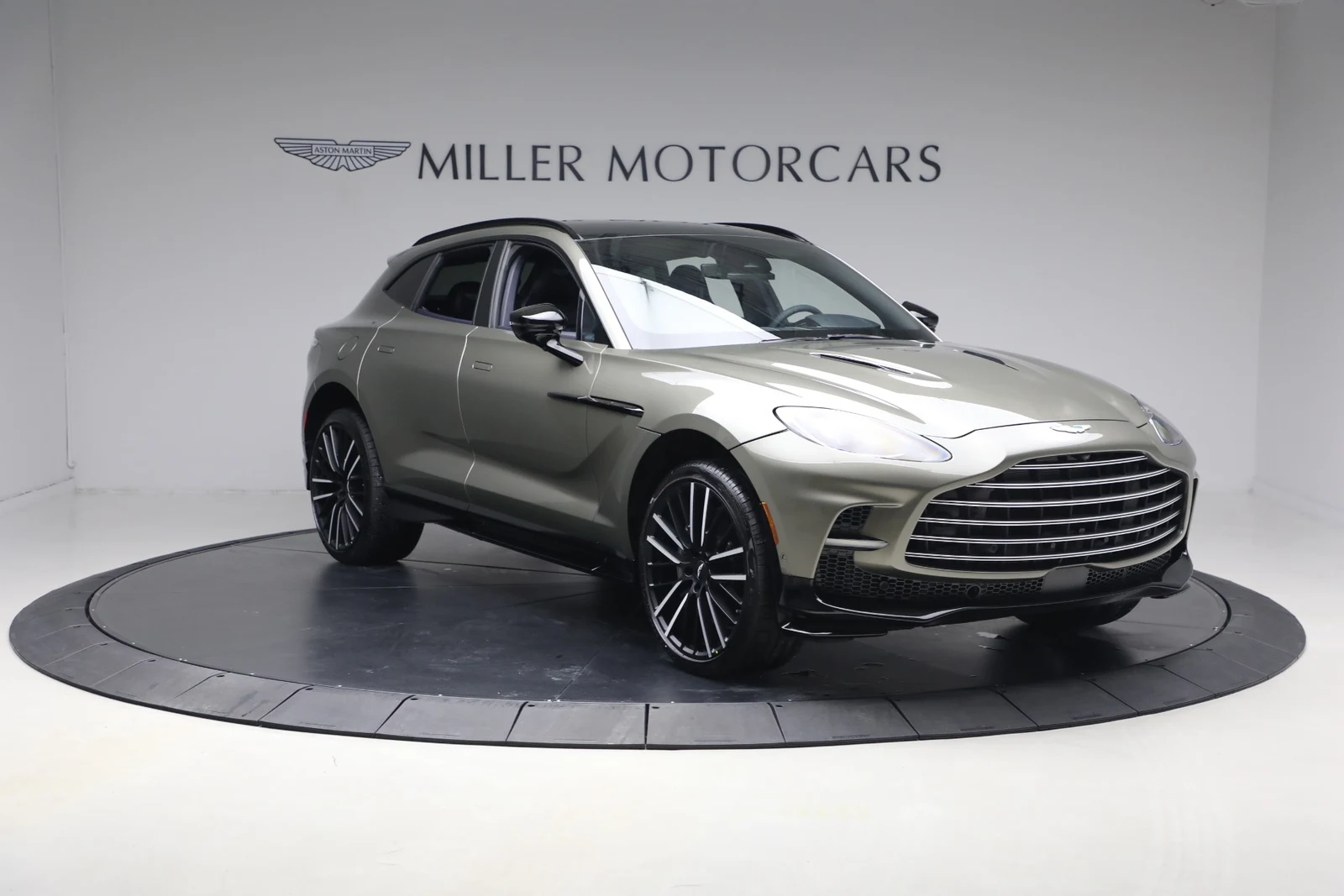 2026 Aston Martin DBX707 (2024 Update), 11/20