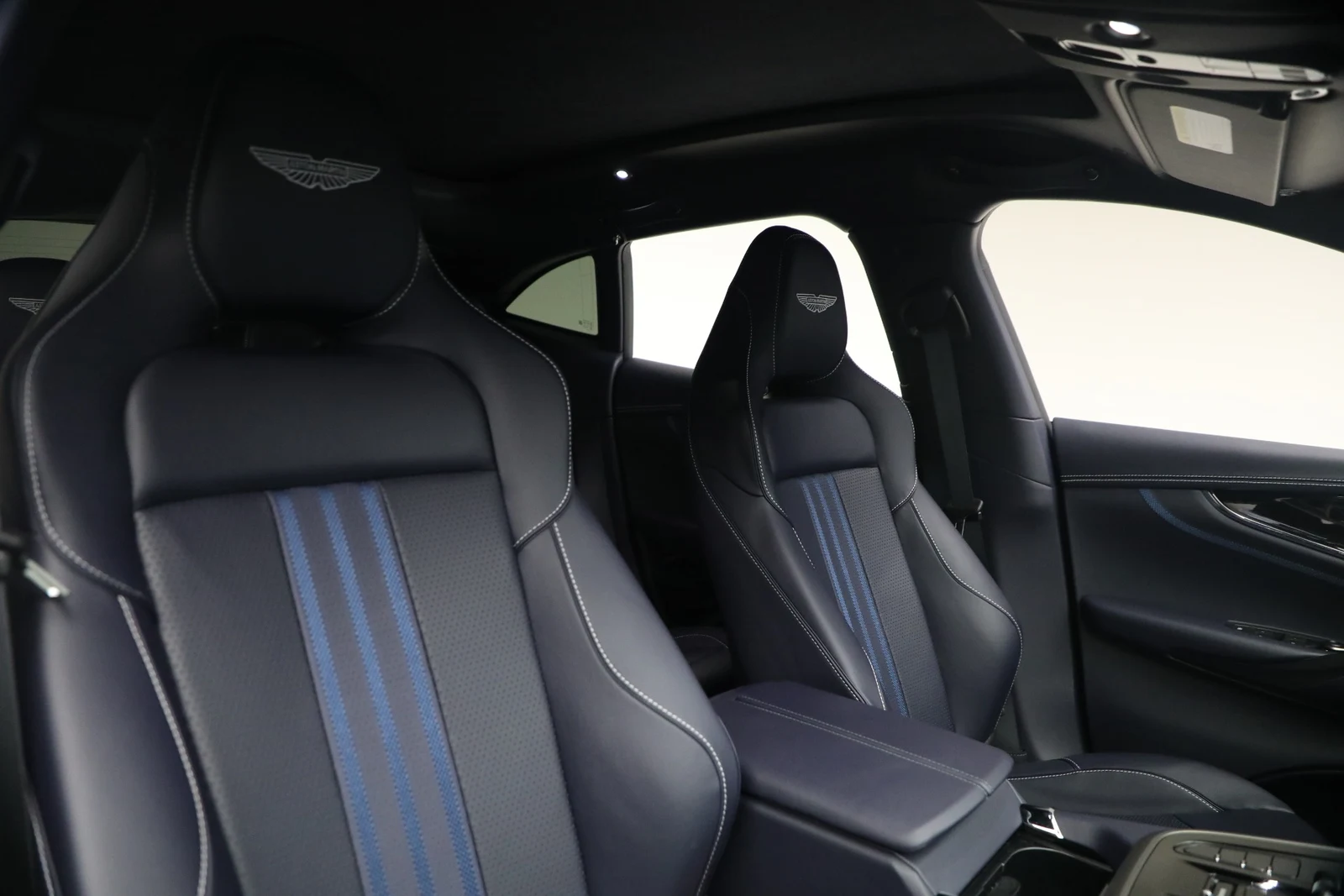 2026 Aston Martin DBX707 (2024 Update), 18/20