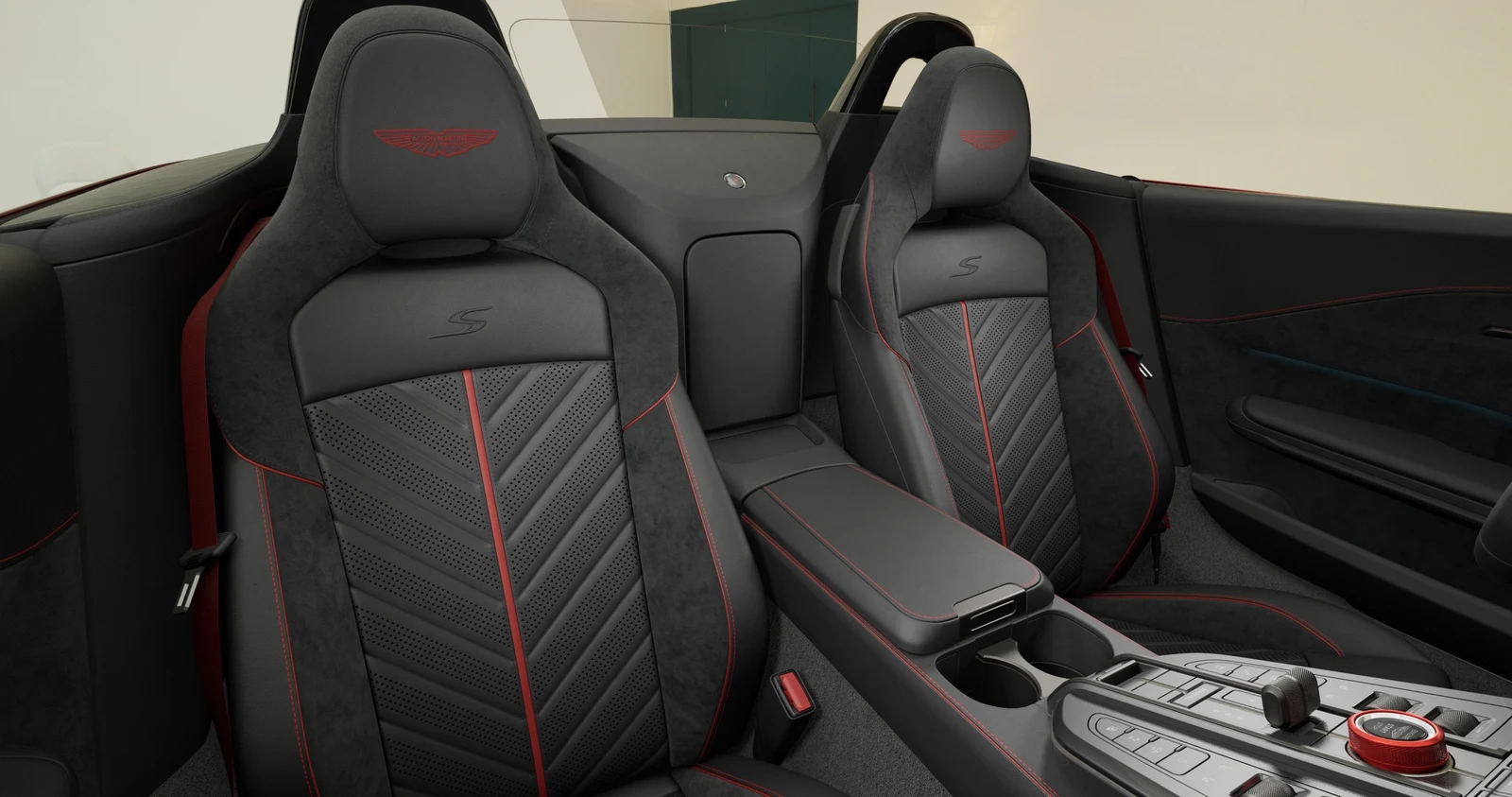 2026 Aston Martin Vantage S Roadster (2024 Update), 12/13