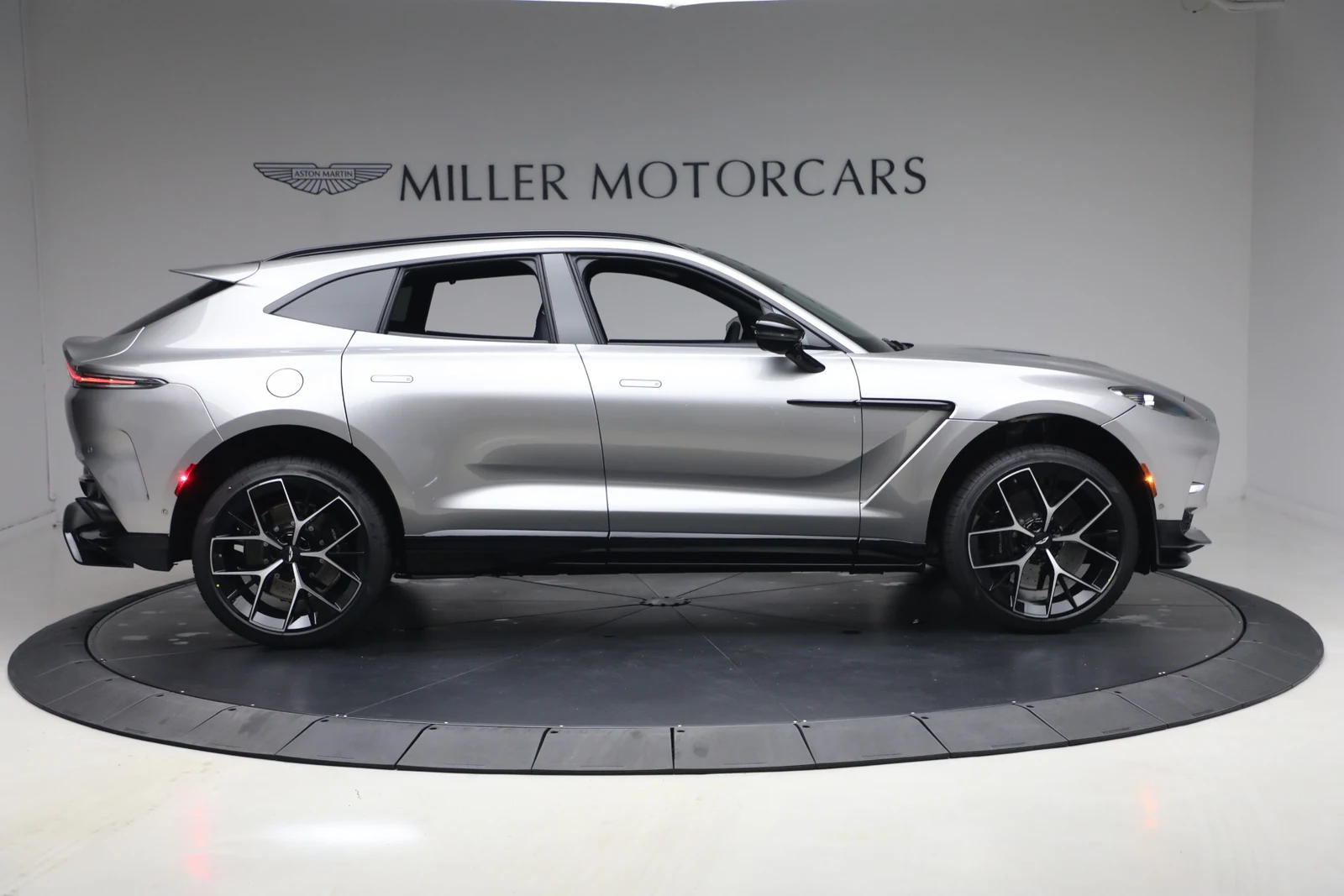 2026 Aston Martin DBX707 (2024 Update), 9/20