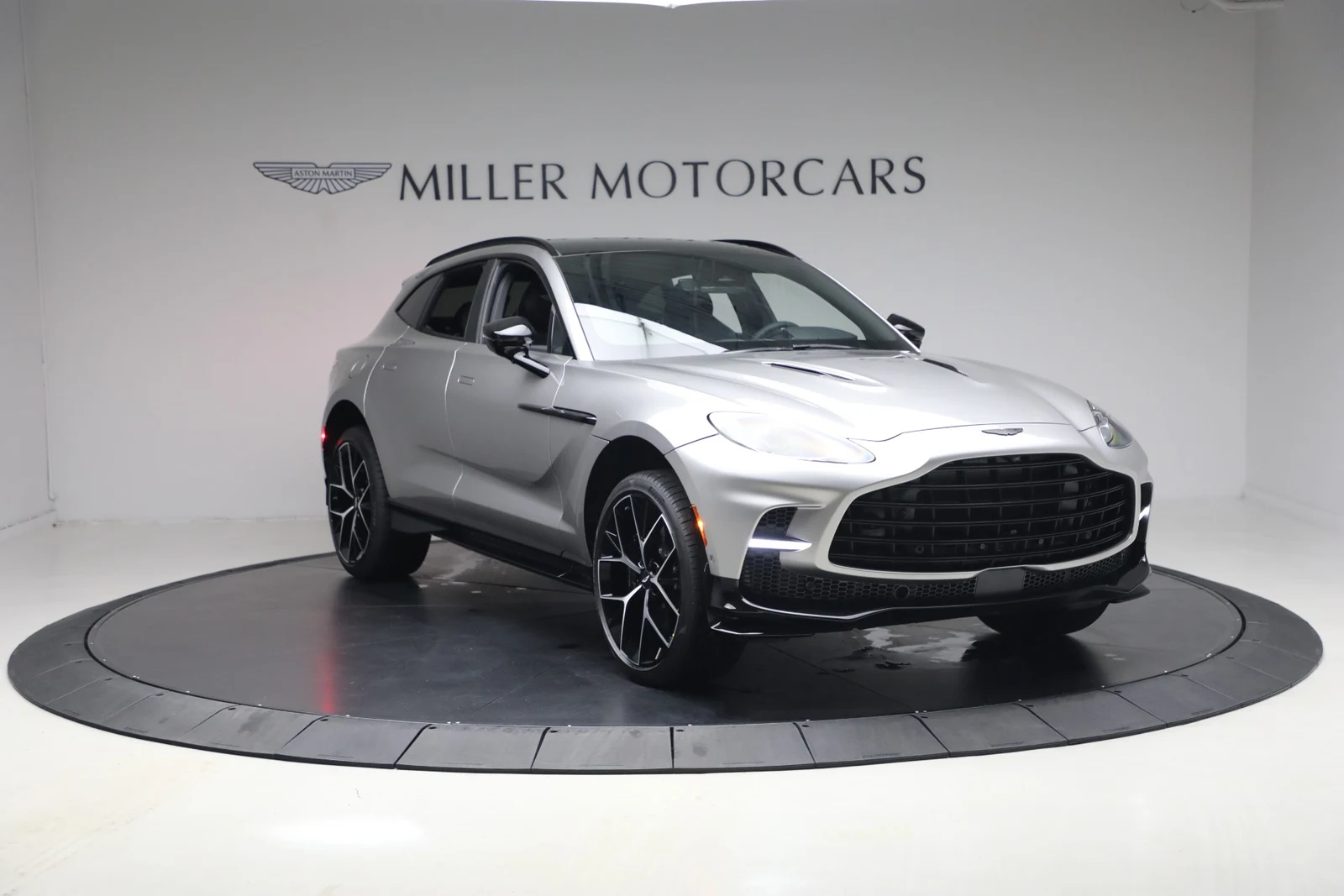 2026 Aston Martin DBX707 (2024 Update), 11/20