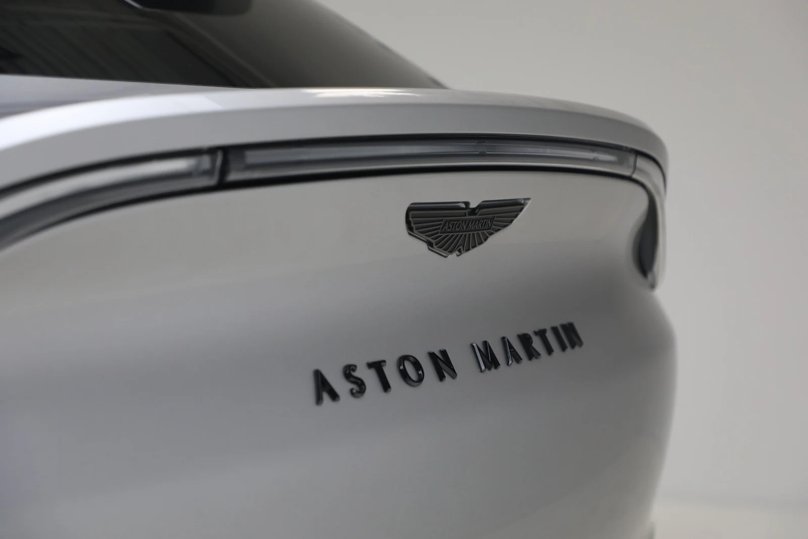 2026 Aston Martin DBX707 (2024 Update), 17/20