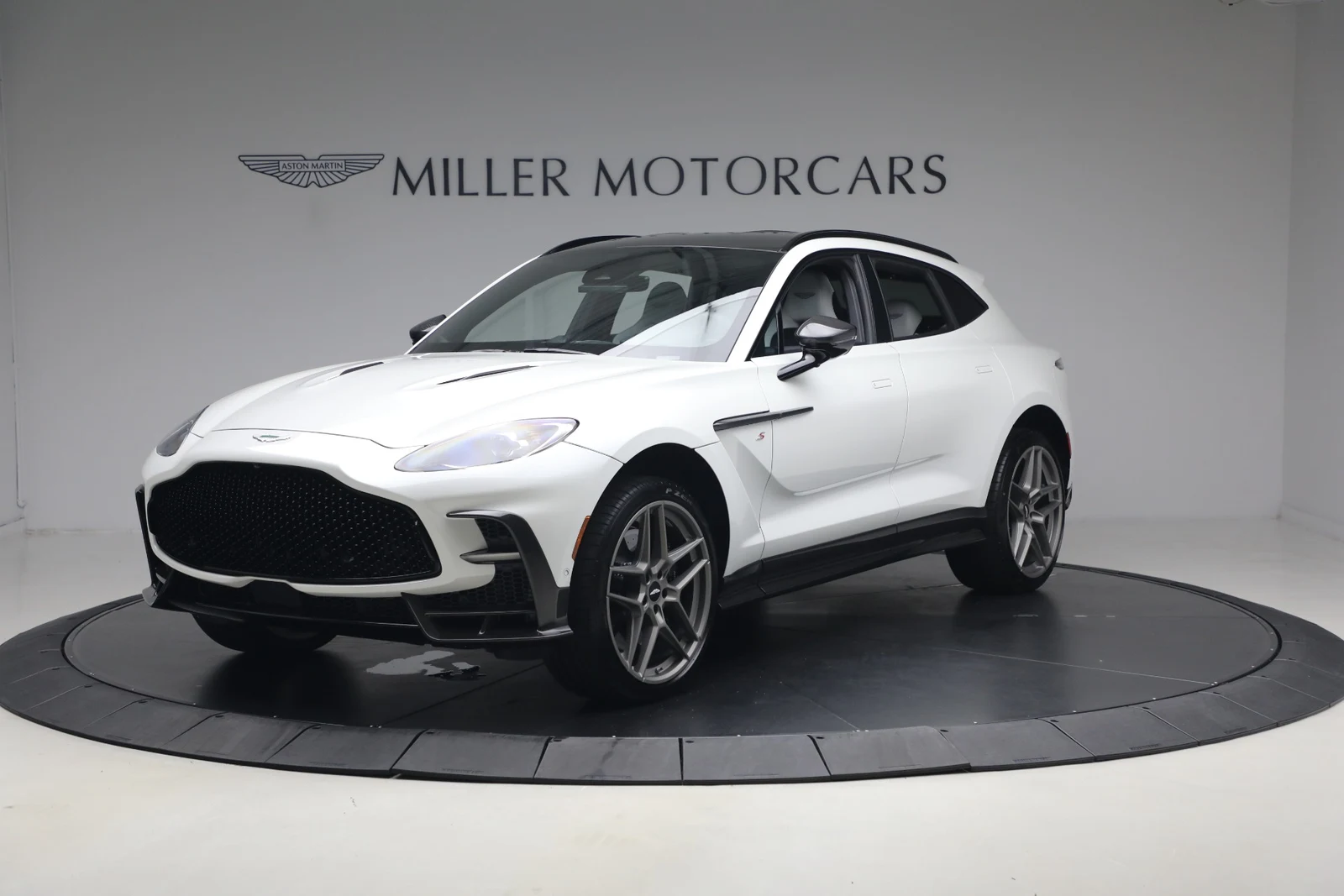 2026 Aston Martin DBX S, 3/20