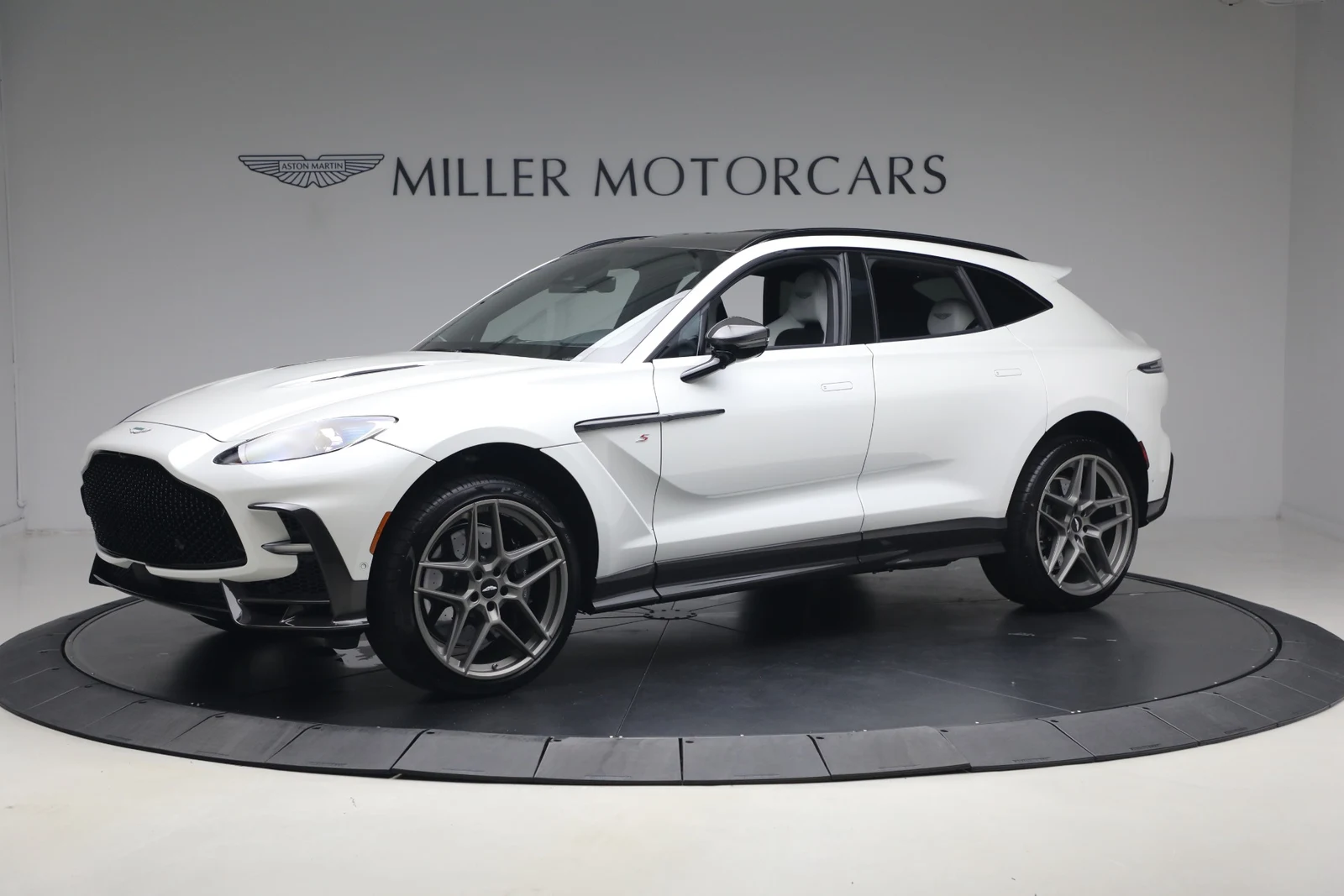 2026 Aston Martin DBX S, 4/20