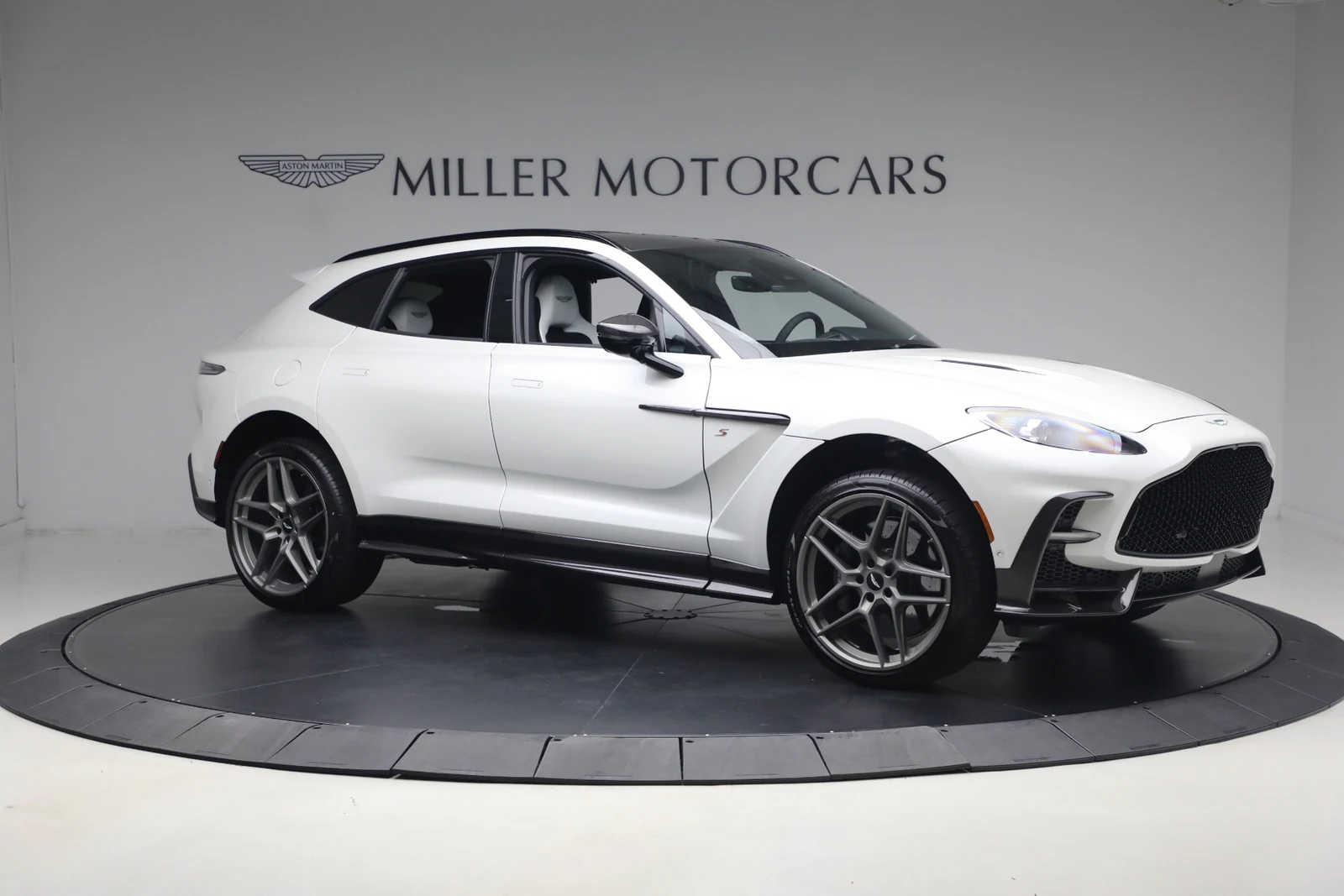 2026 Aston Martin DBX S, 12/20