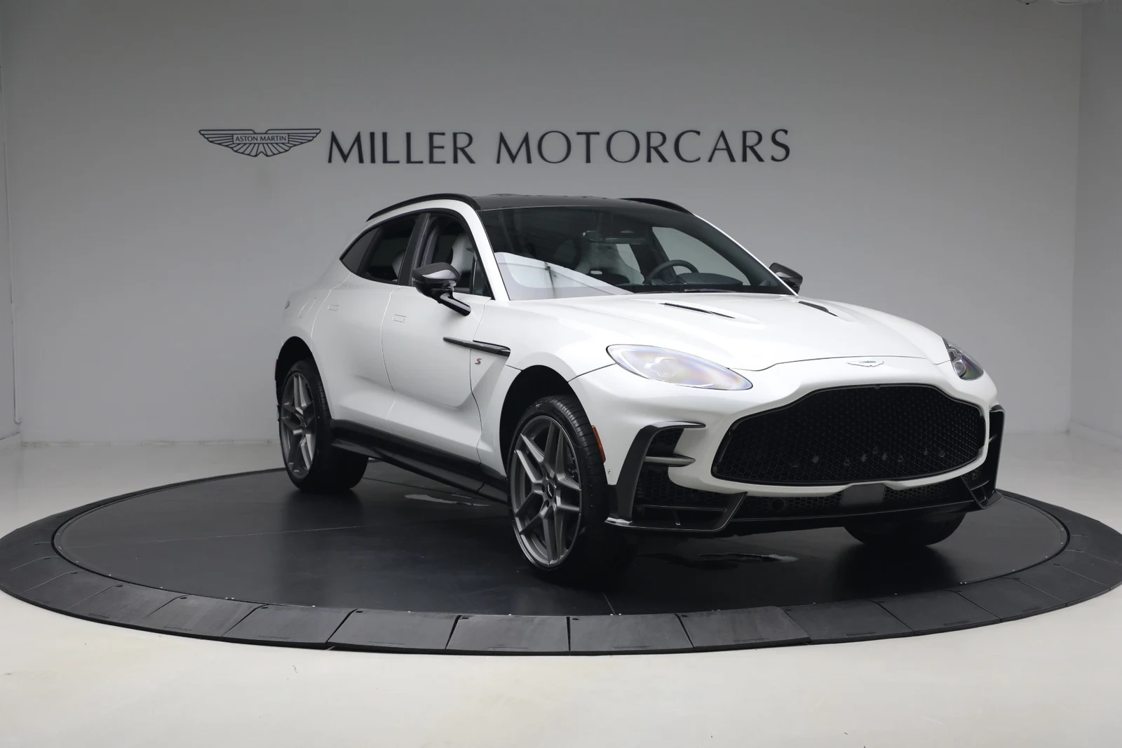 2026 Aston Martin DBX S, 13/20