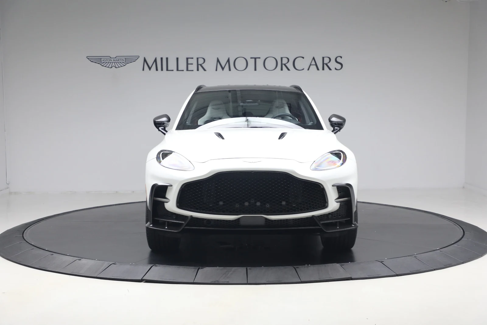 2026 Aston Martin DBX S, 14/20