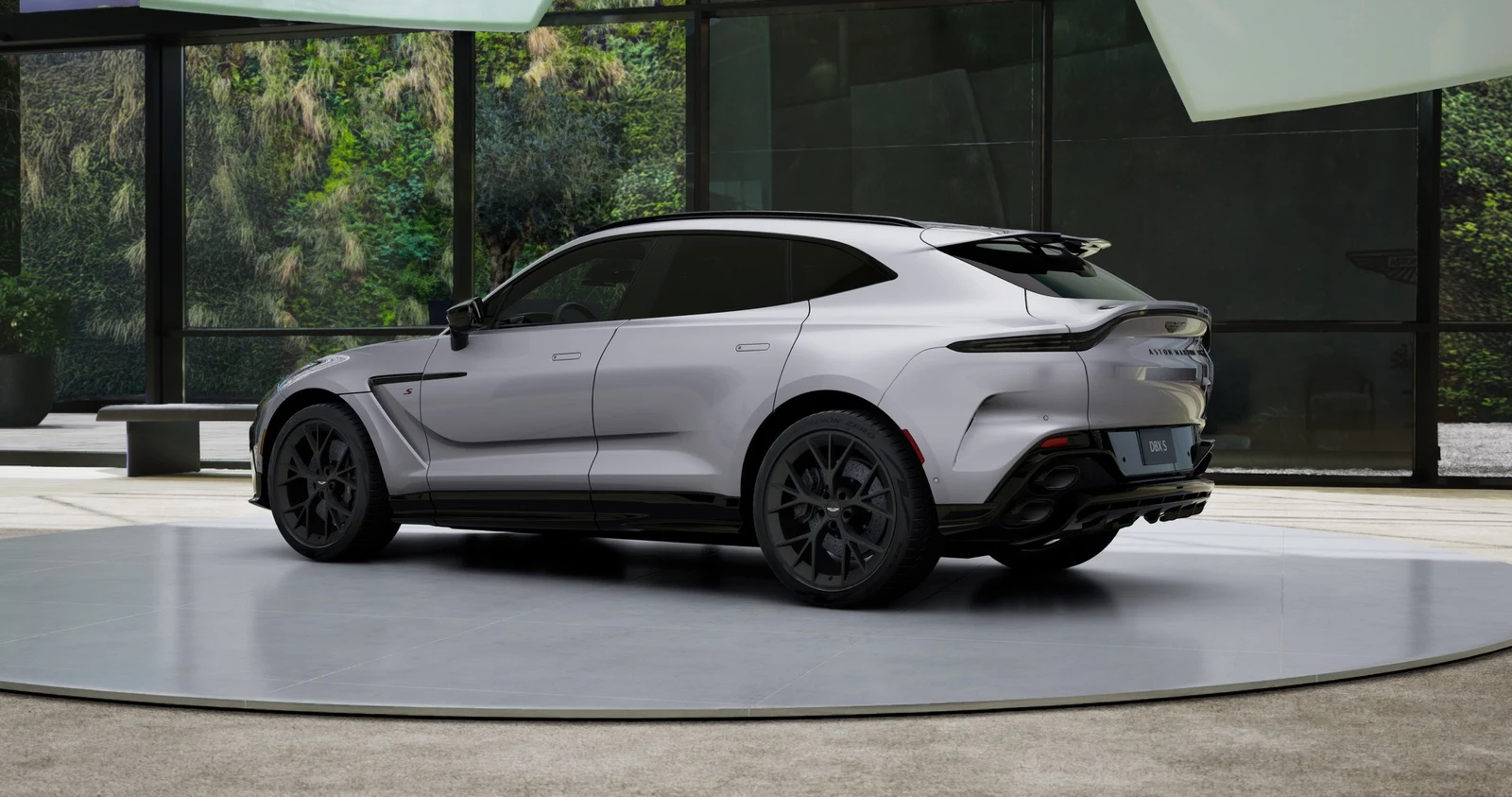 2026 Aston Martin DBX S, 4/12