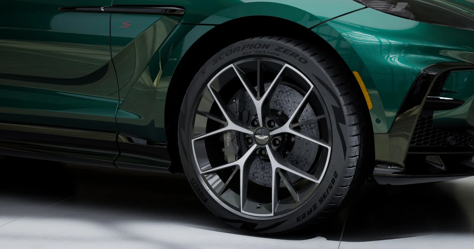 2026 Aston Martin DBX S, 8/12