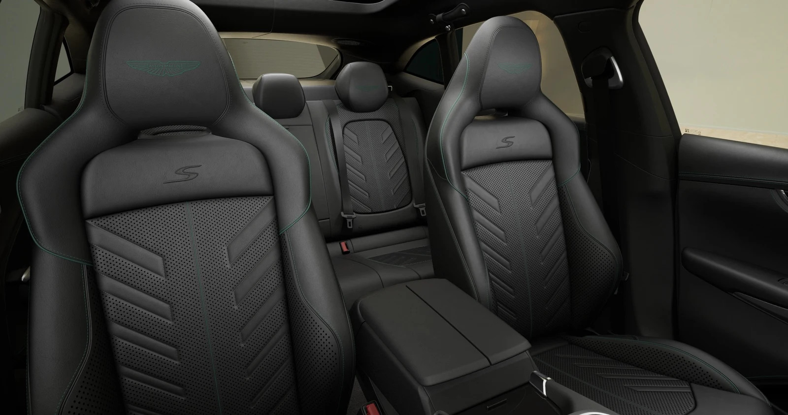 2026 Aston Martin DBX S, 10/12