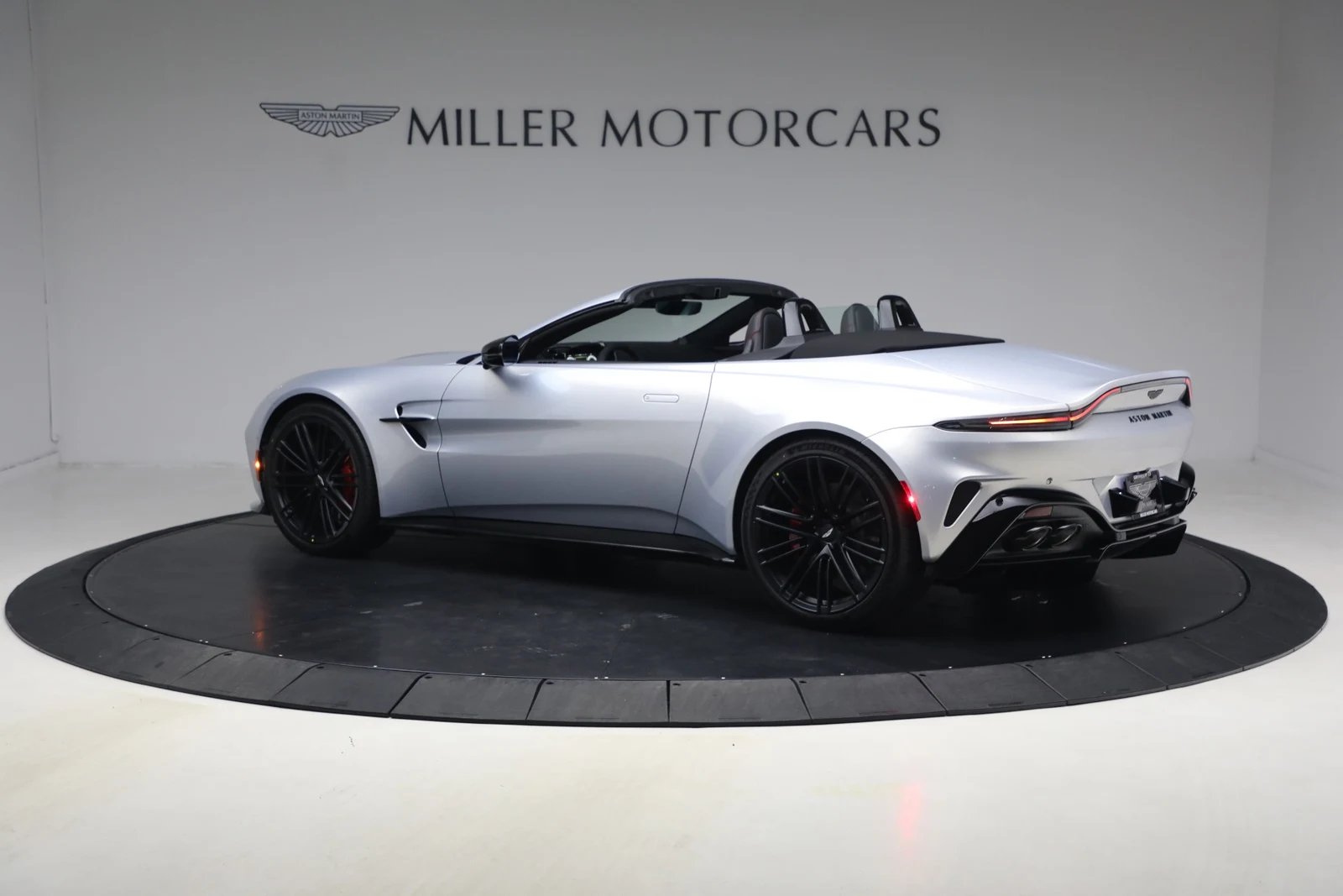 2026 Aston Martin Vantage Roadster (2024 Update), 4/20