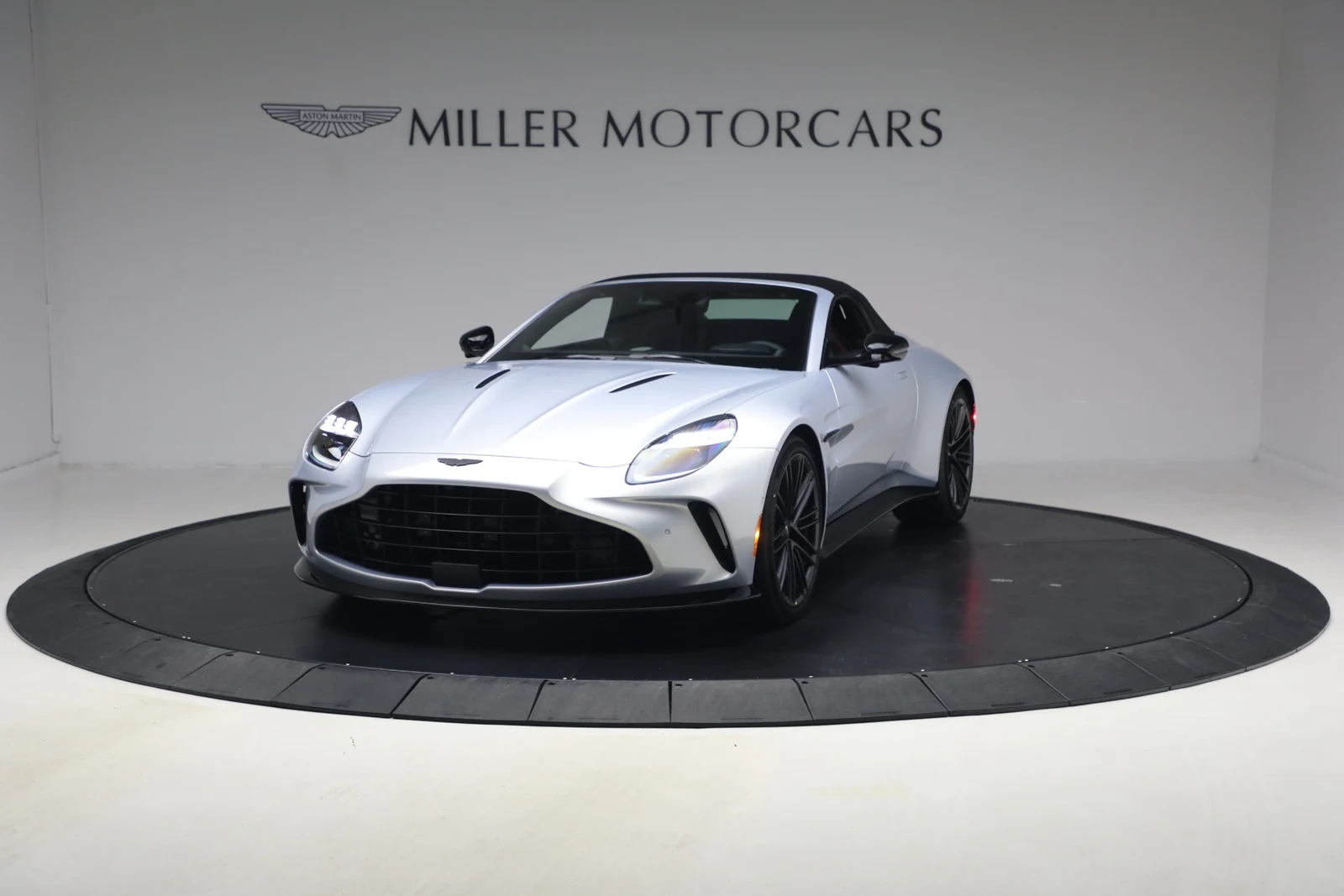 2026 Aston Martin Vantage Roadster (2024 Update), 13/20