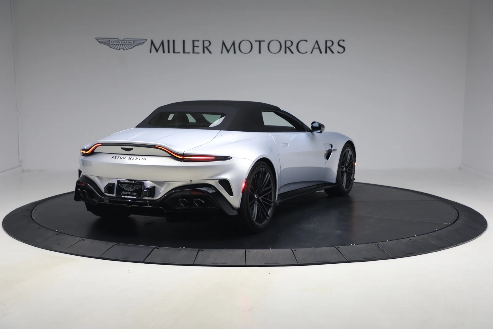 2026 Aston Martin Vantage Roadster (2024 Update), 19/20