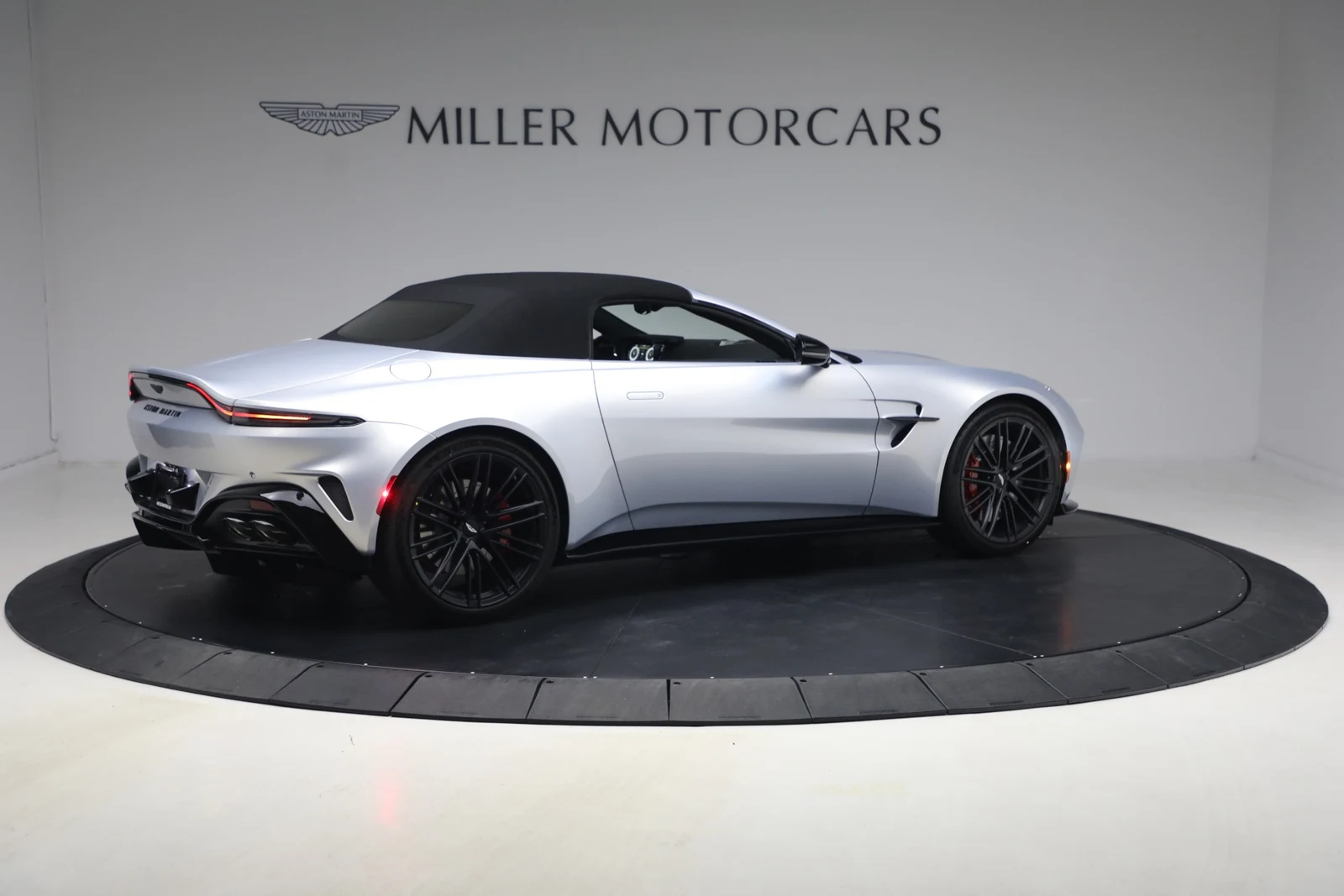 2026 Aston Martin Vantage Roadster (2024 Update), 20/20