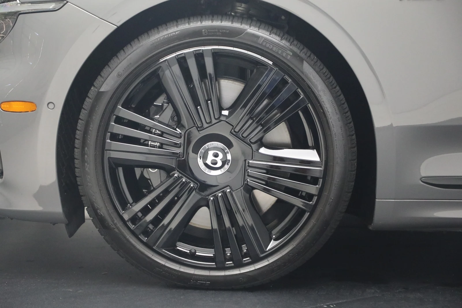 2026 Bentley Continental GTC Azure (4th Generation), 18/20