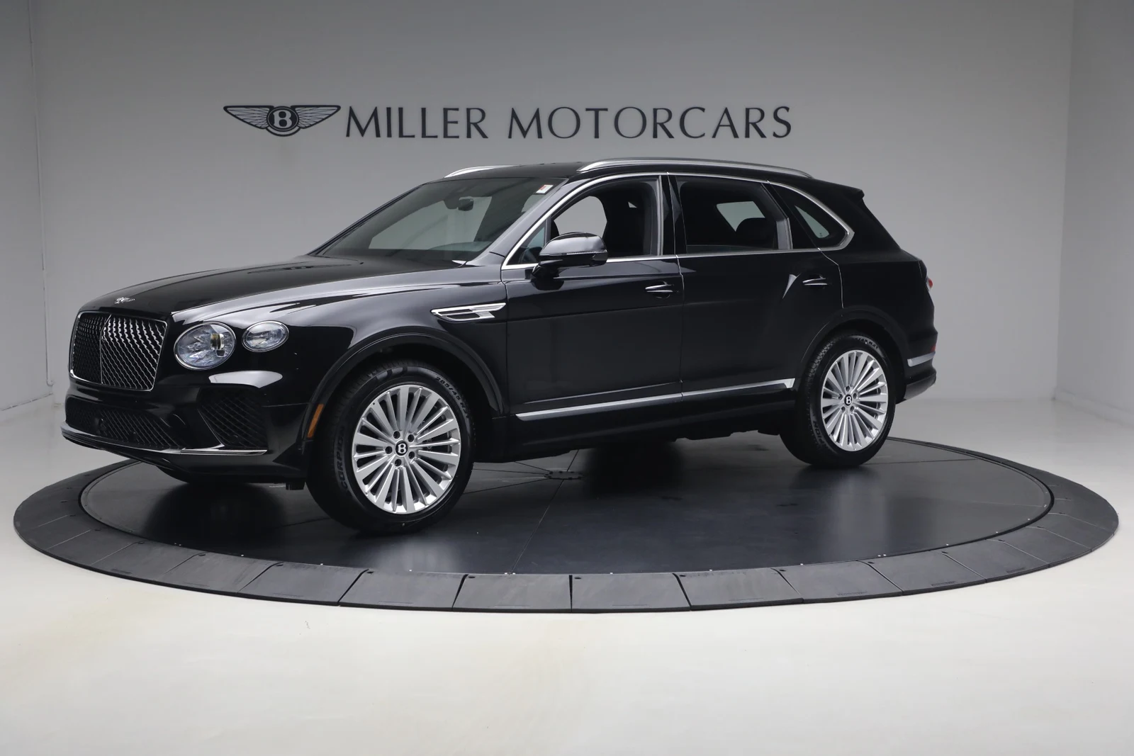 2026 Bentley Bentayga V8, 2/20