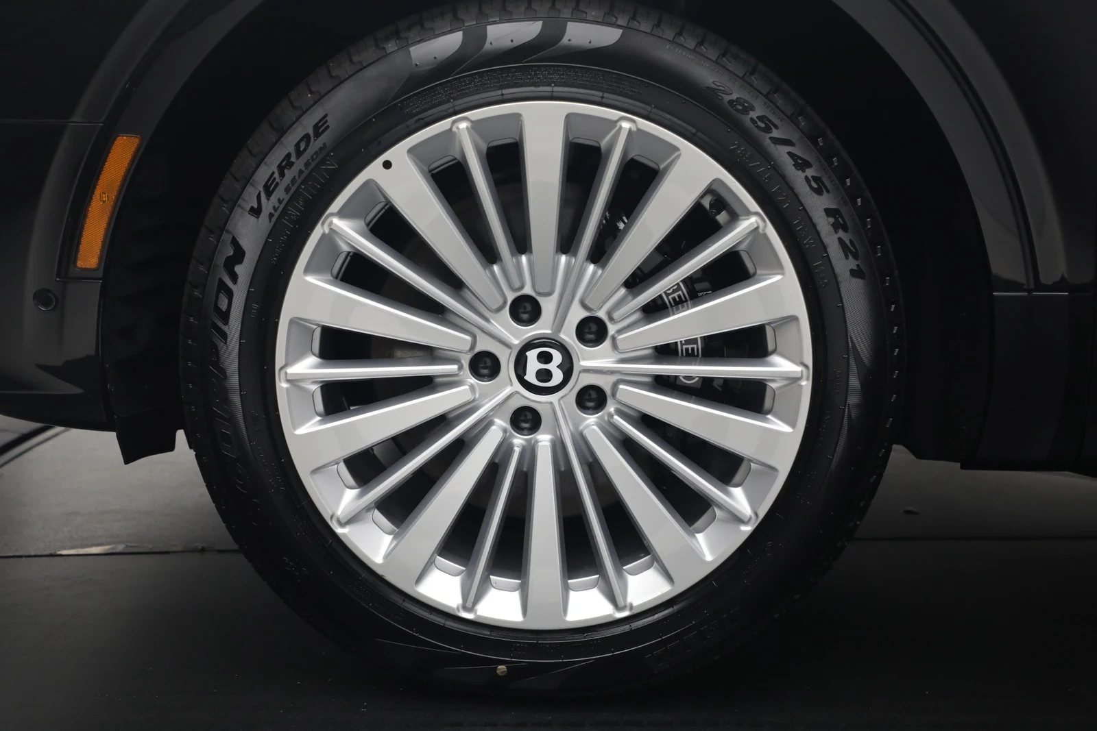 2026 Bentley Bentayga V8, 14/20
