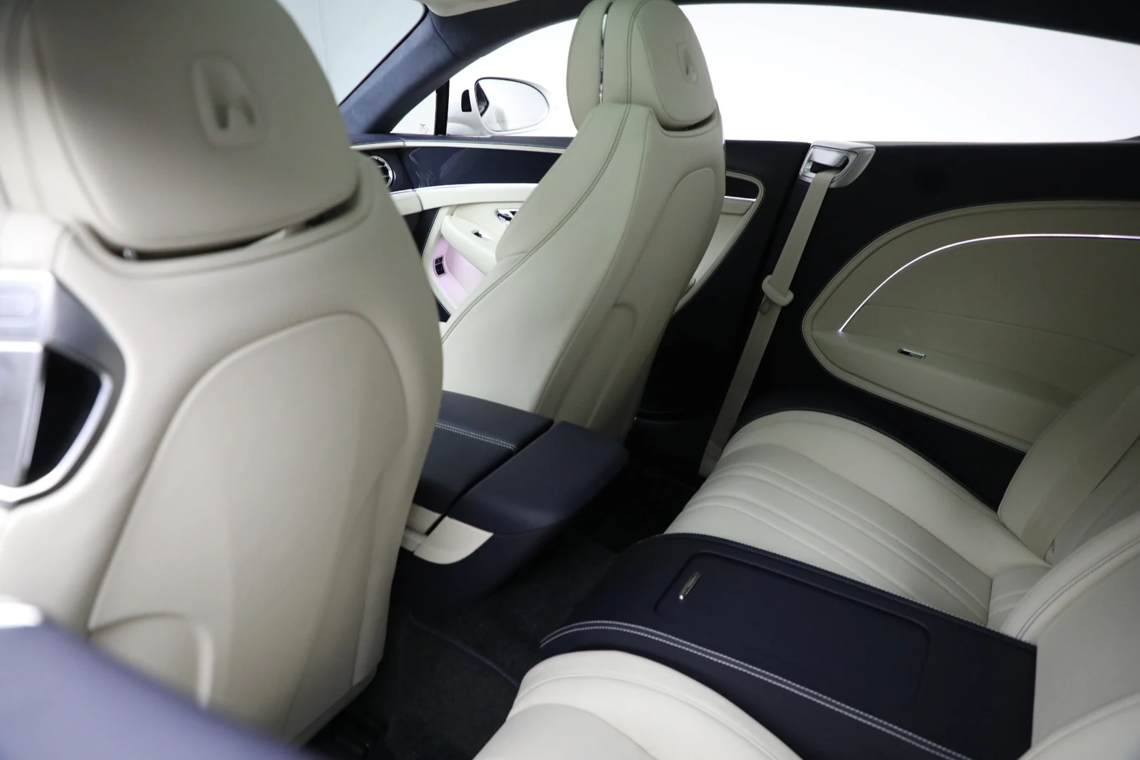 2026 Bentley Continental GT (4th Generation), 18/20