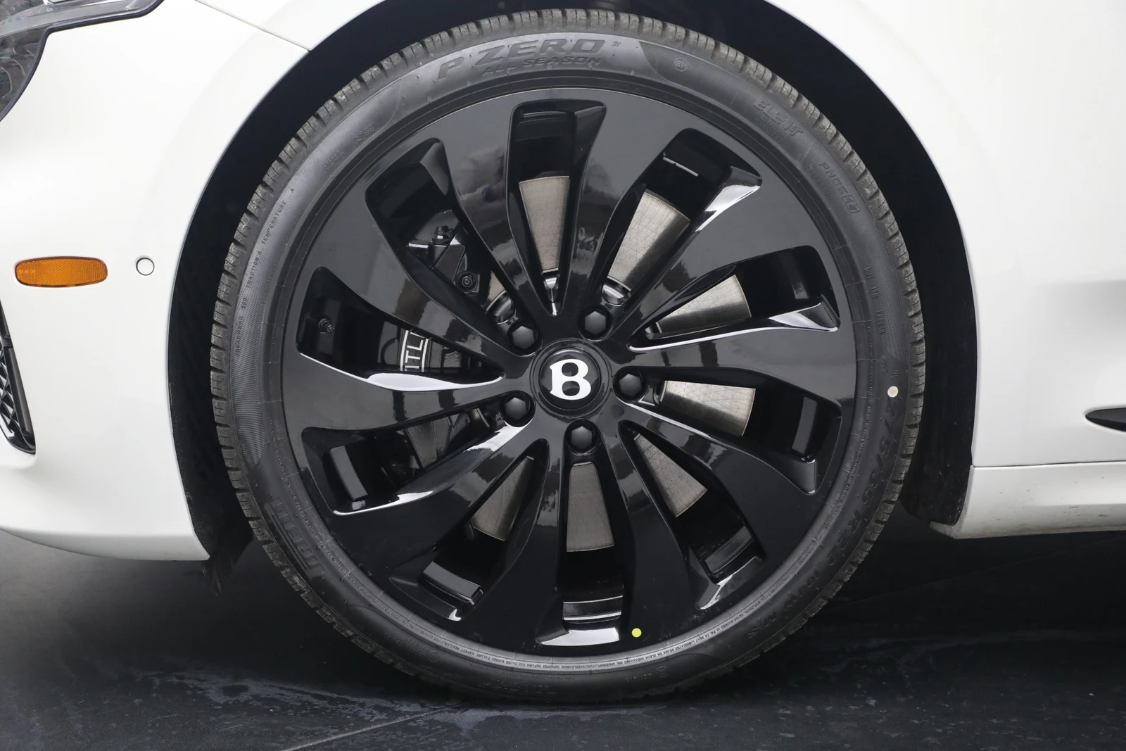 2026 Bentley Continental GTC (4th Generation), 19/20