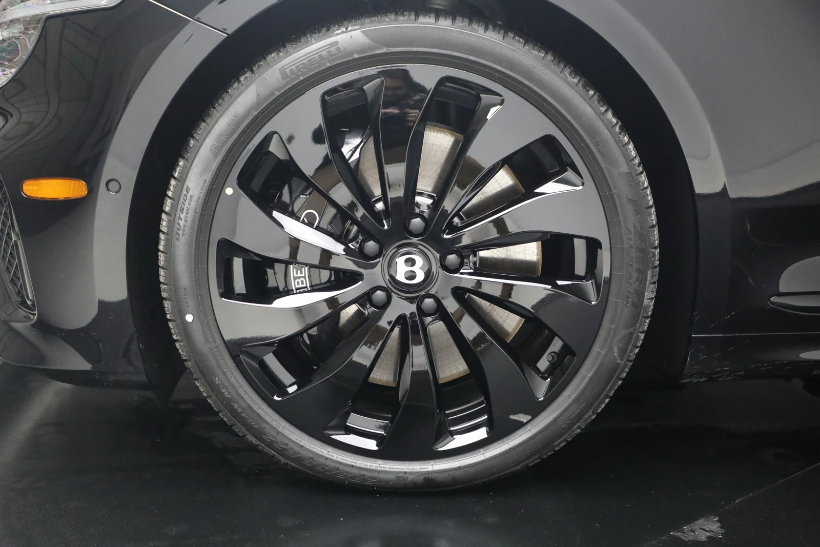 2026 Bentley Continental GTC (4th Generation), 18/20