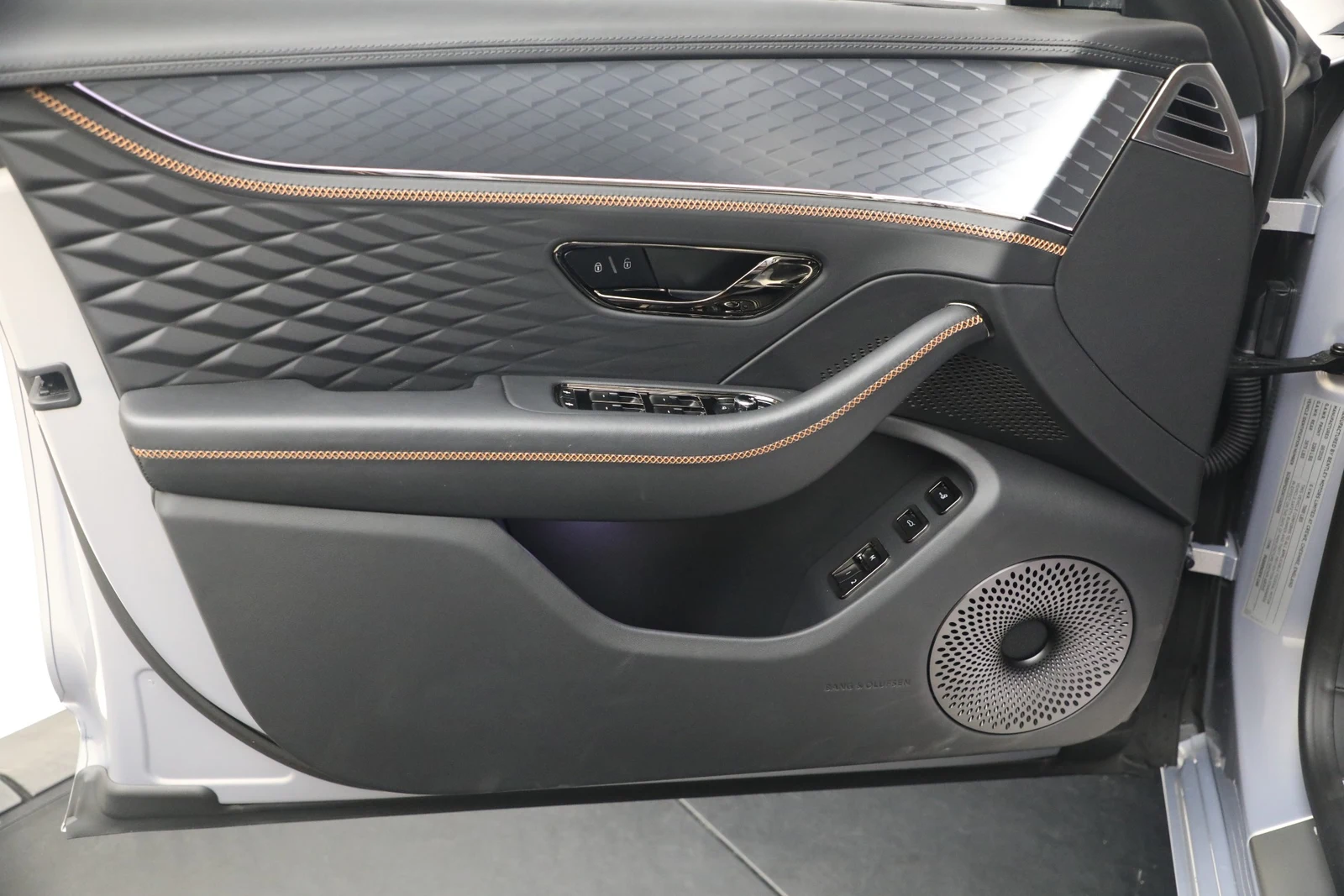 2026 Bentley Flying Spur Azure (4th Generation), 18/20