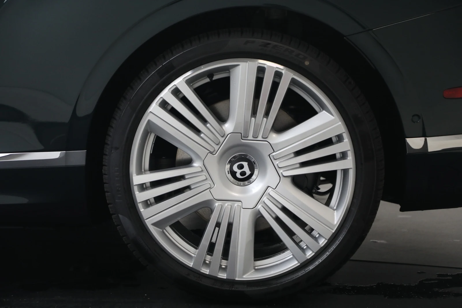 2026 Bentley Continental GTC Azure (4th Generation), 19/20