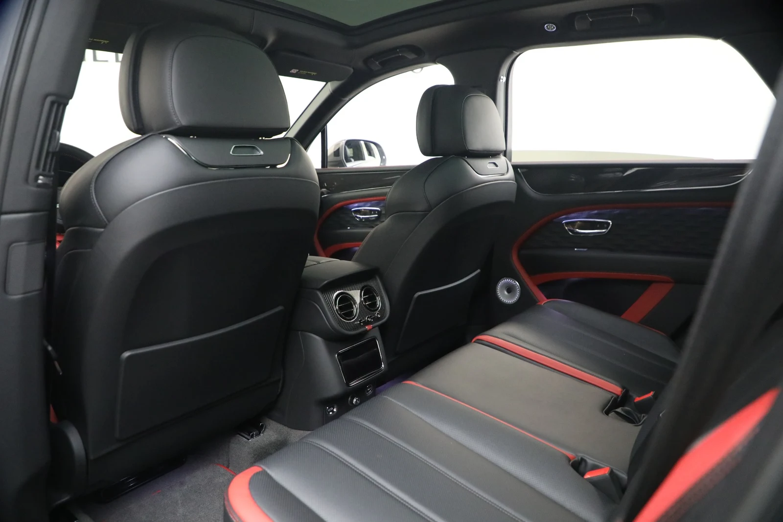 2026 Bentley Bentayga Speed, 18/20