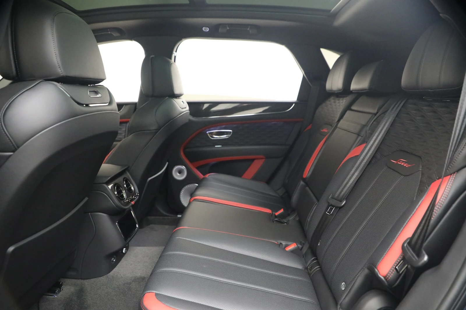 2026 Bentley Bentayga Speed, 19/20