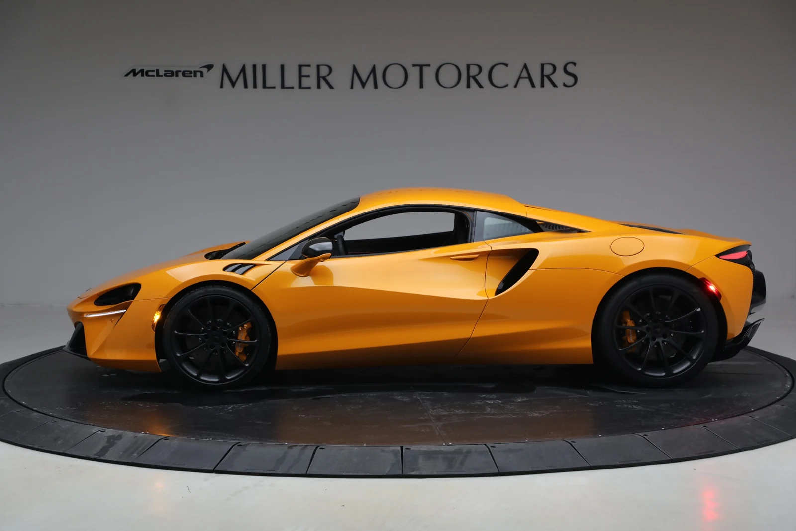 2026 McLaren Artura, 3/20