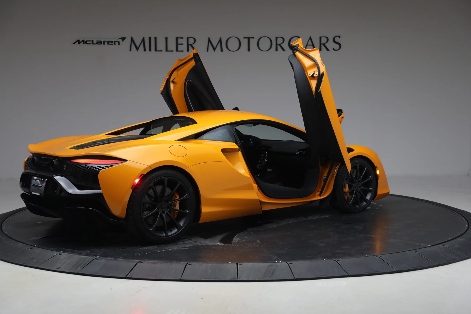 2026 McLaren Artura, 17/20
