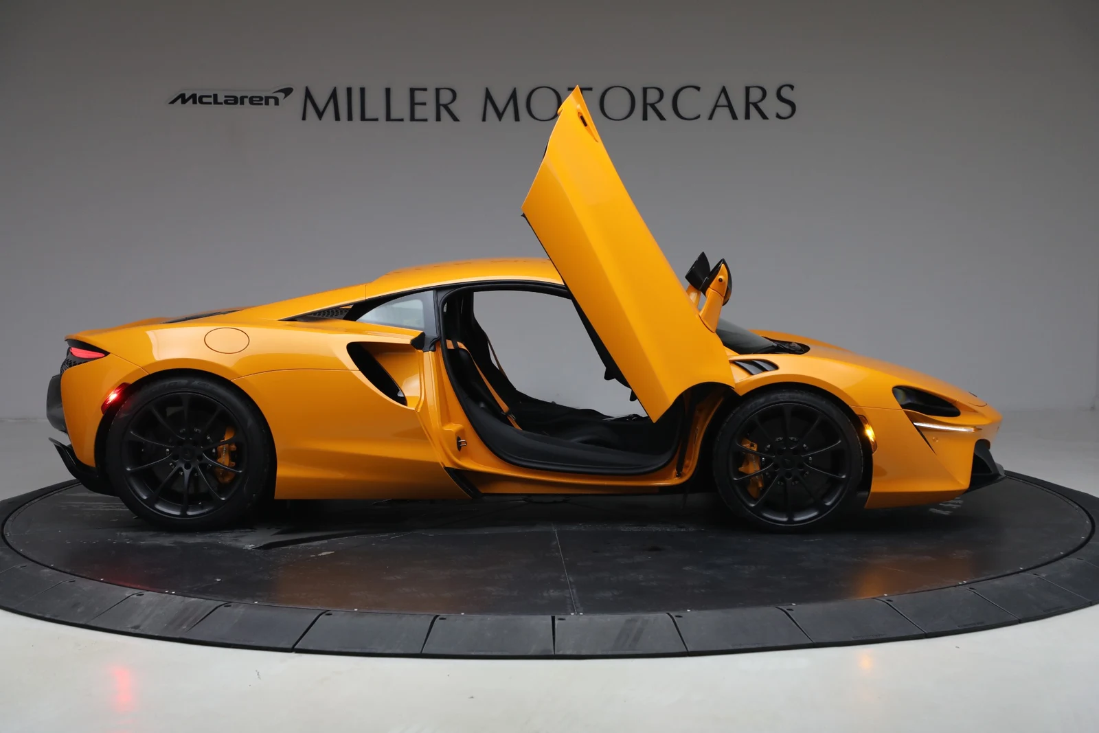 2026 McLaren Artura, 18/20