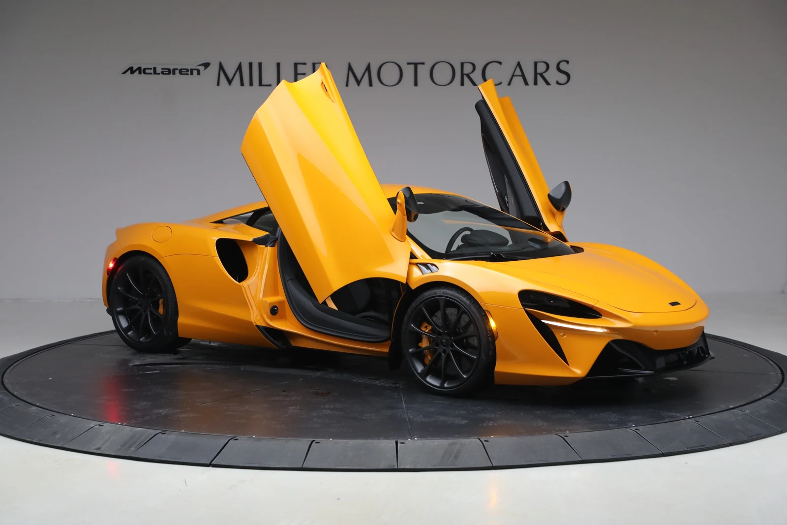 2026 McLaren Artura, 19/20