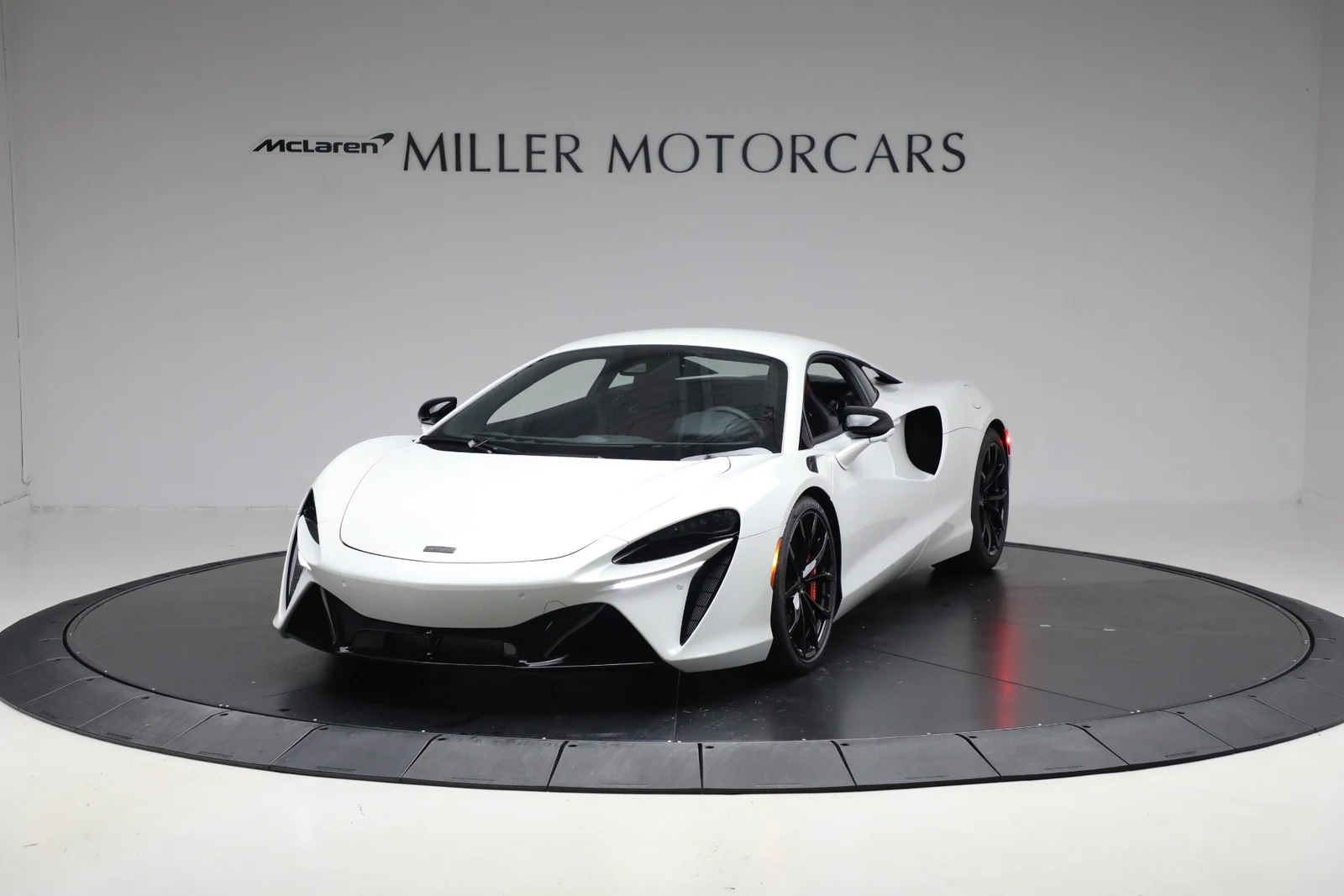 McLaren Artura | Miller Motorcars