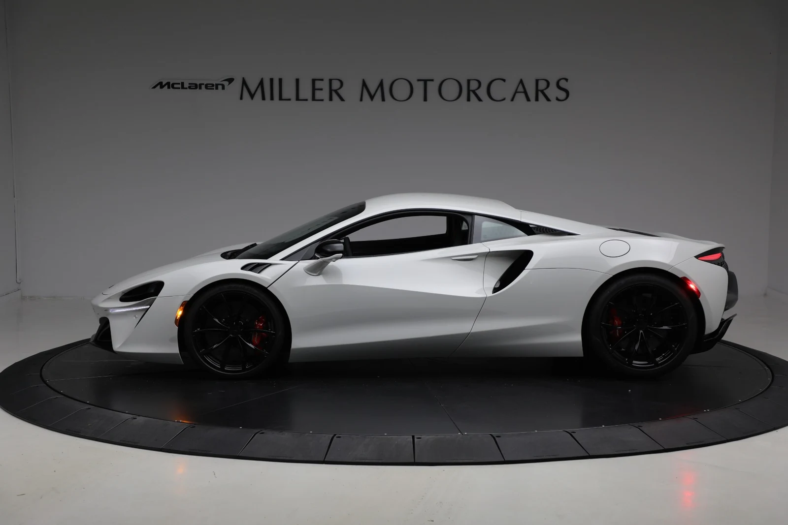 2026 McLaren Artura, 3/20