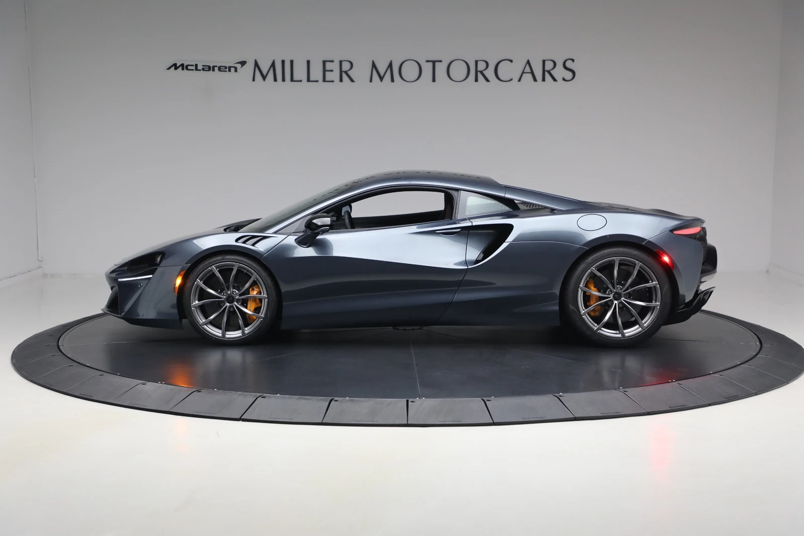 2026 McLaren Artura, 2/20