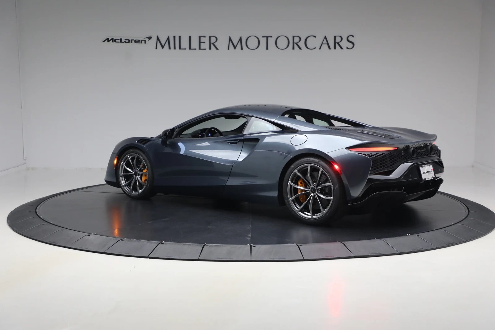 2026 McLaren Artura, 3/20