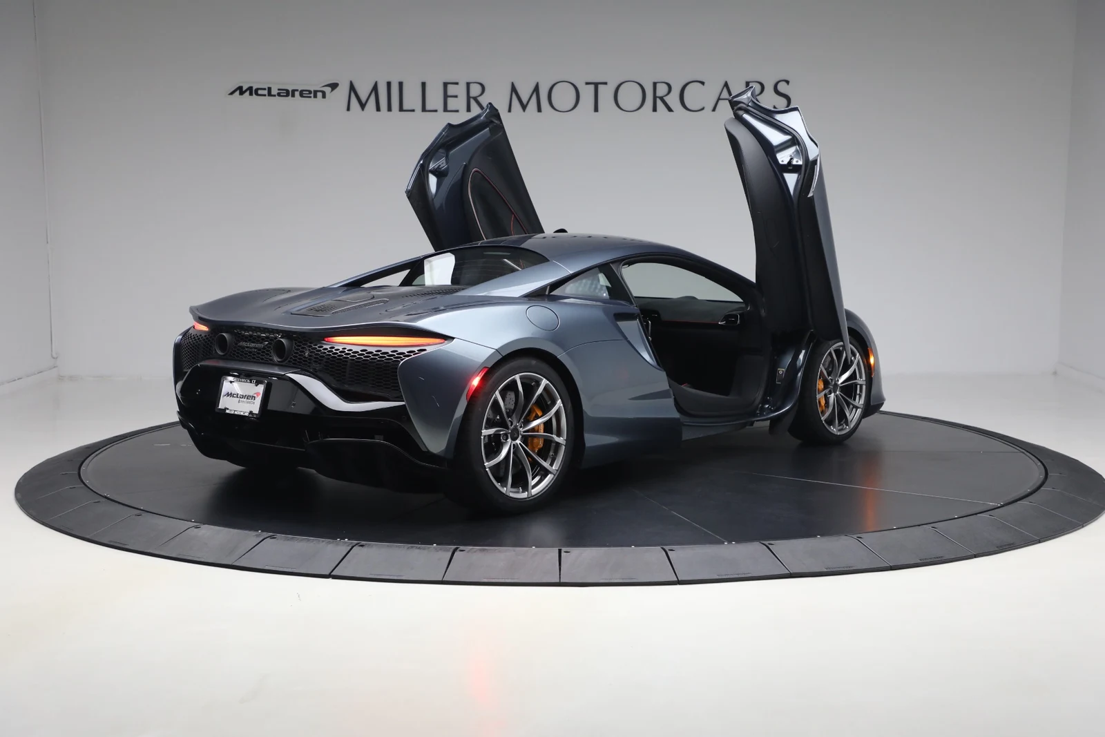 2026 McLaren Artura, 17/20